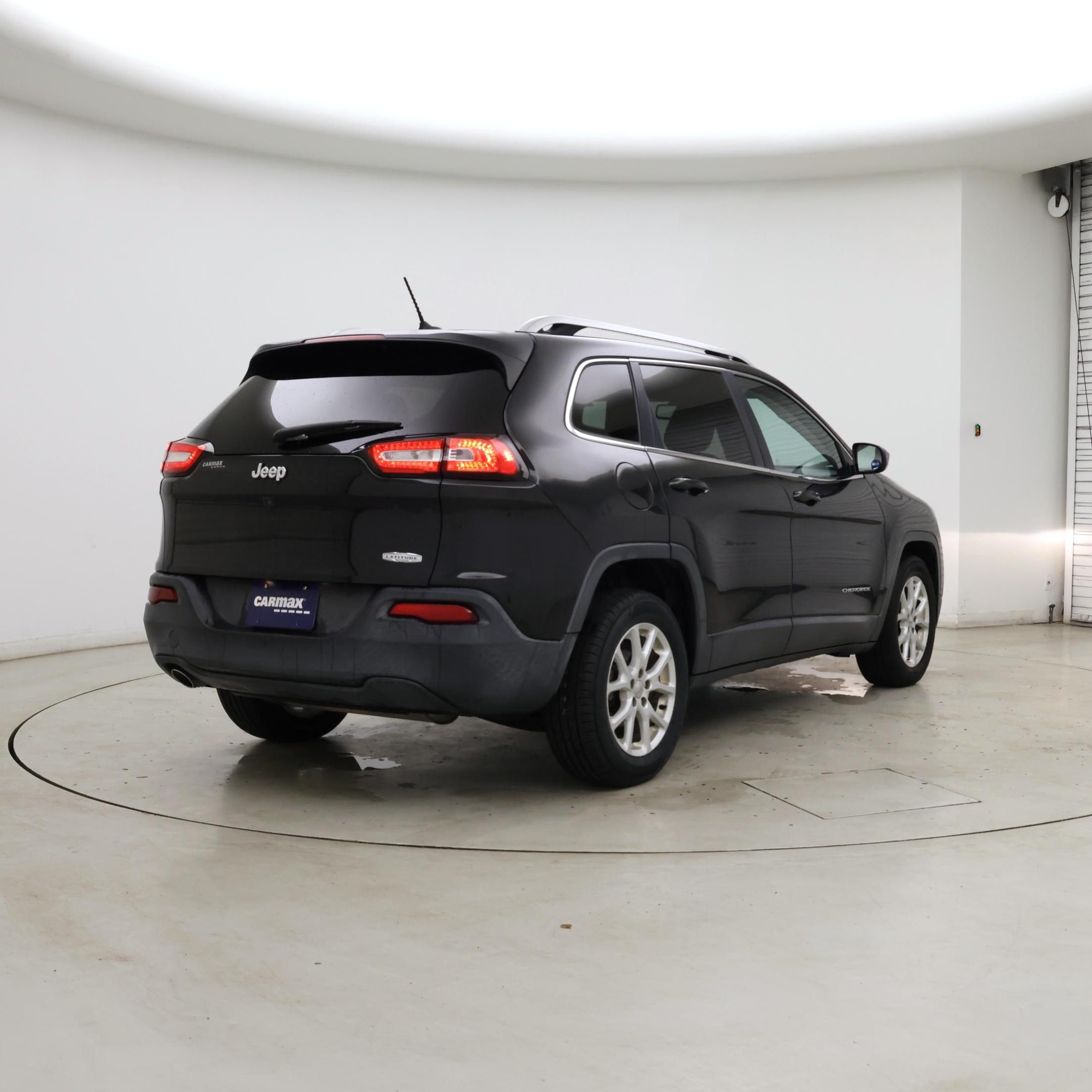 Thumbnail: 2015 Jeep Cherokee - 8