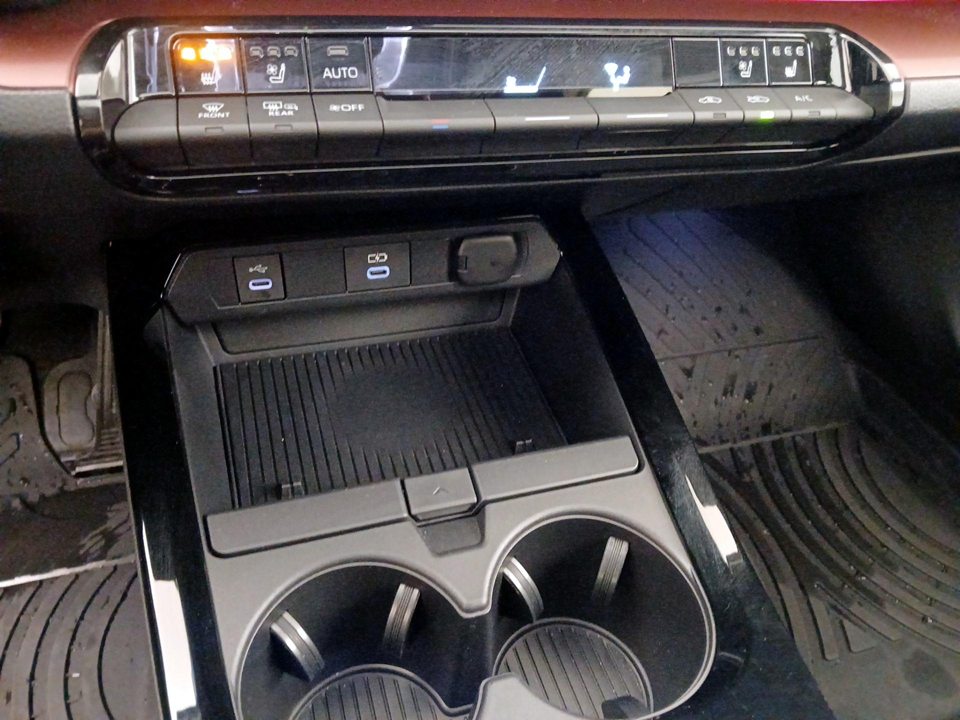 Thumbnail: 2025 Toyota Prius - 17