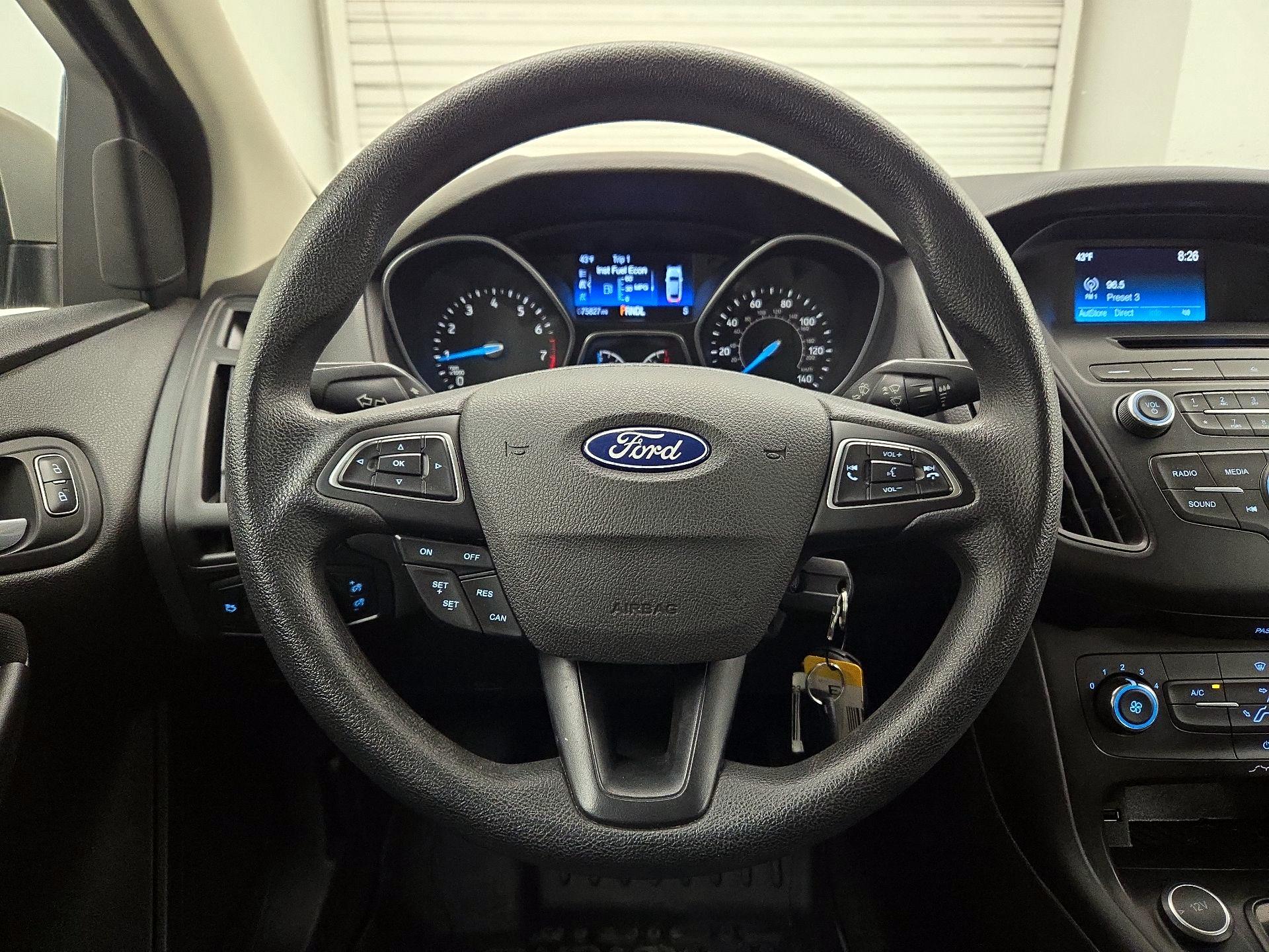 Thumbnail: 2015 Ford Focus - 10