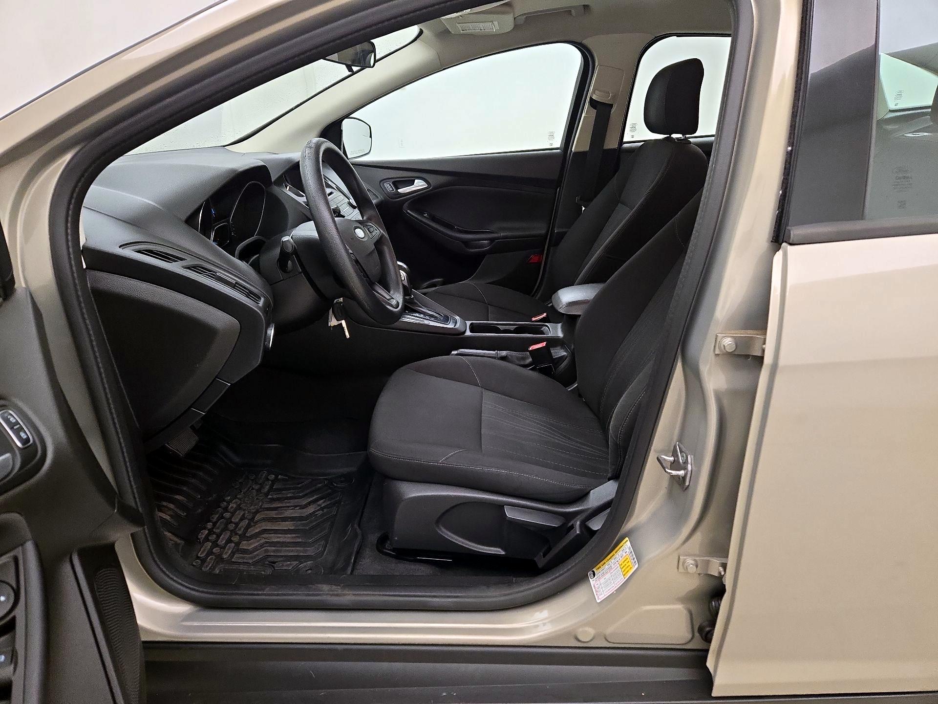 Thumbnail: 2015 Ford Focus - 11