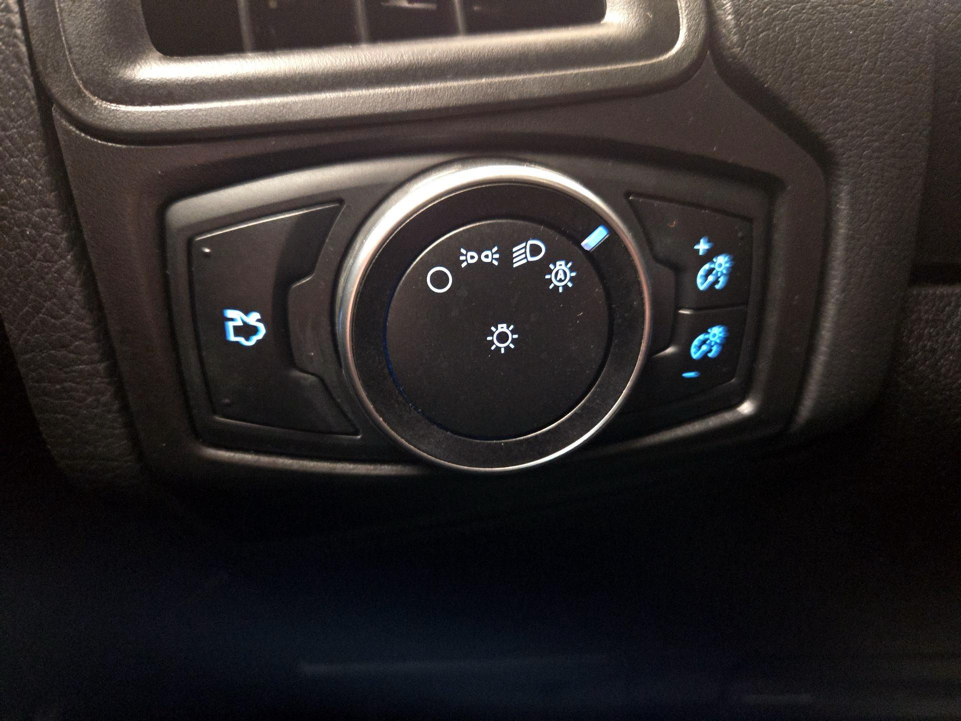 Thumbnail: 2015 Ford Focus - 13