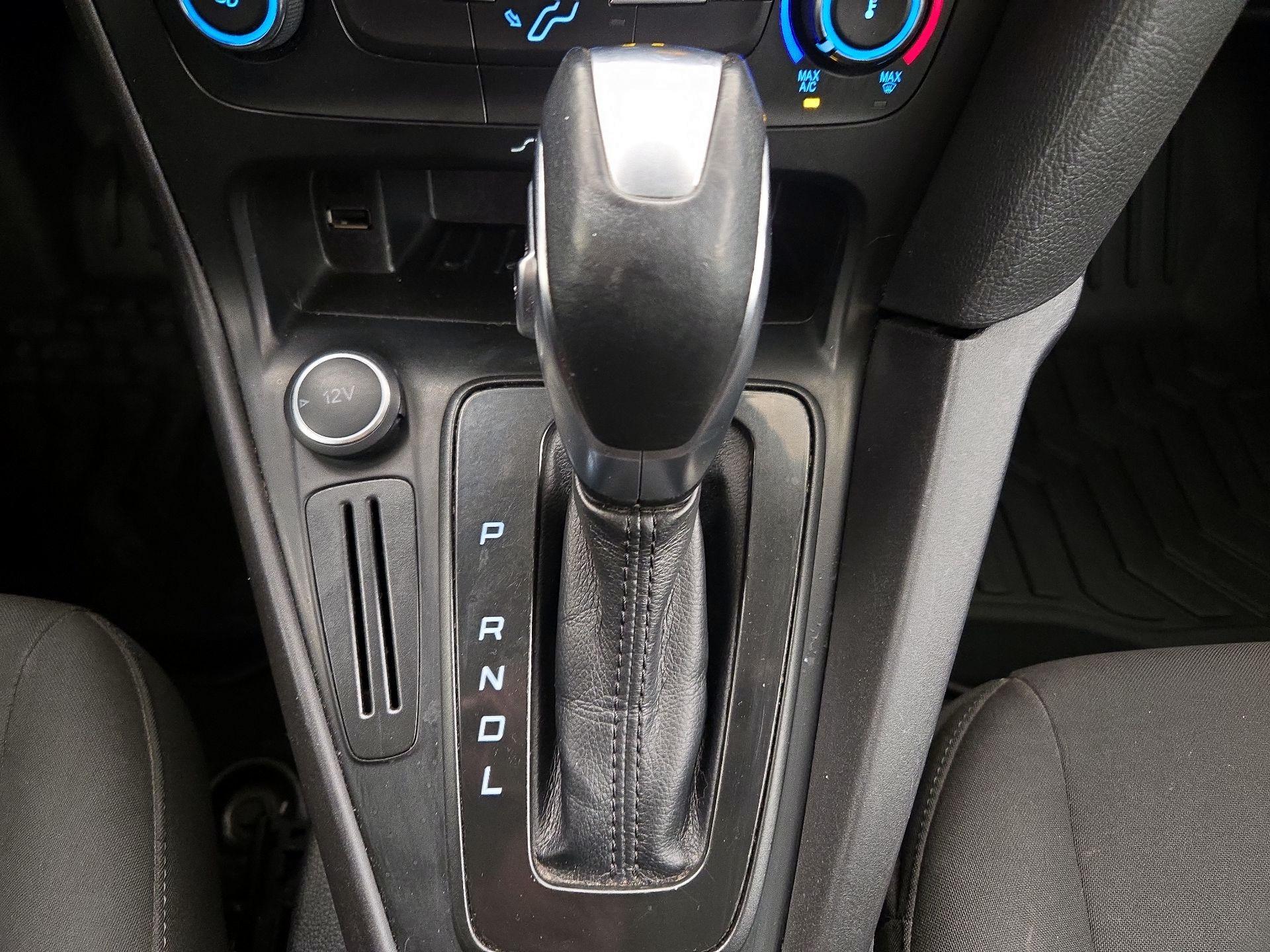 Thumbnail: 2015 Ford Focus - 17