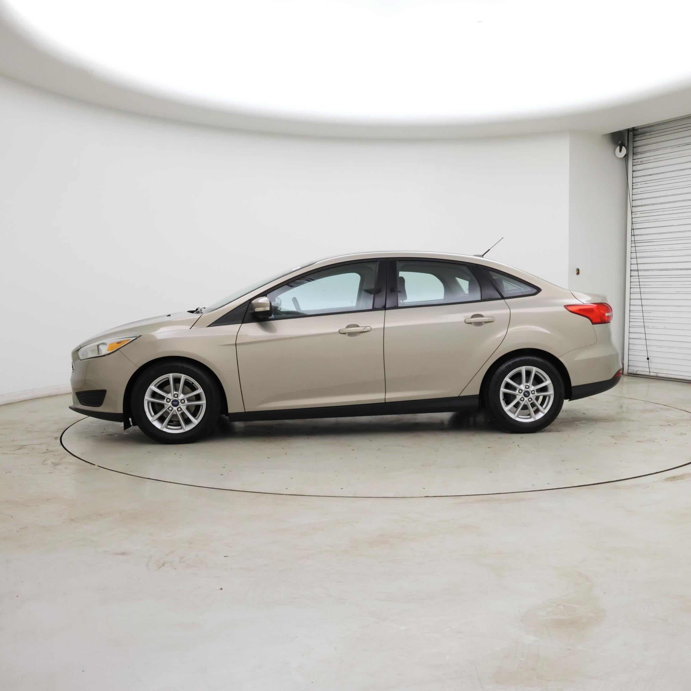 Thumbnail: 2015 Ford Focus - 3