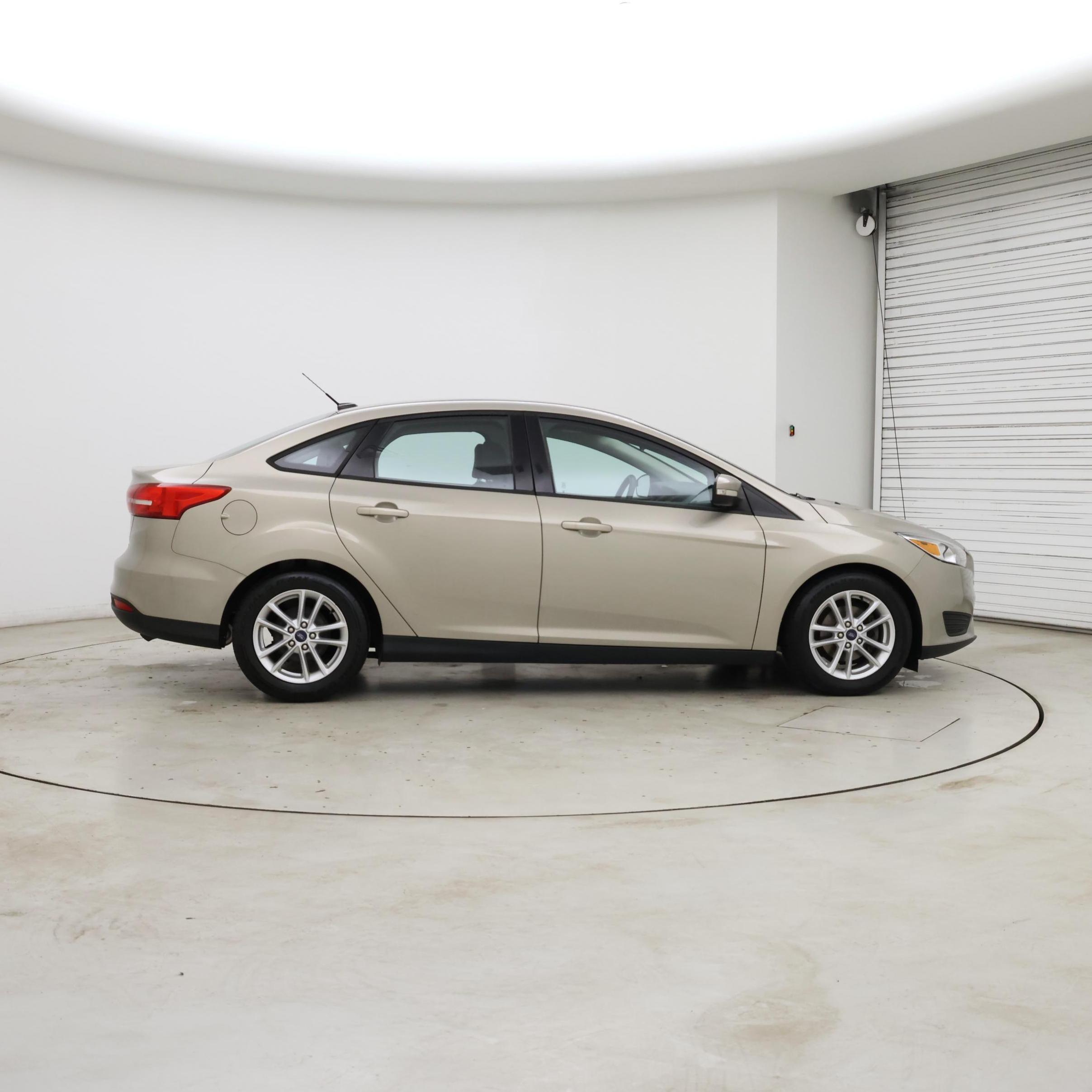 Thumbnail: 2015 Ford Focus - 7