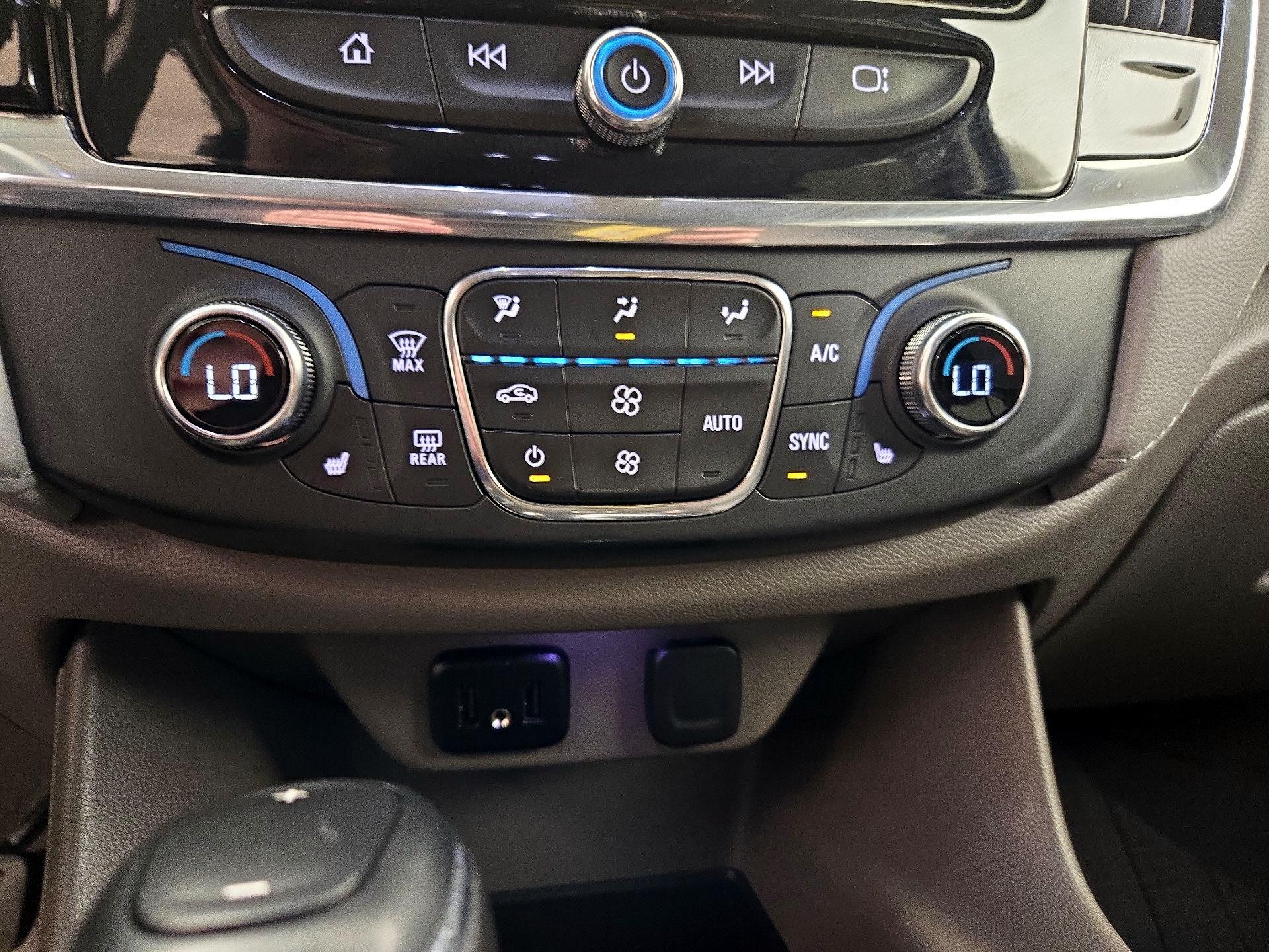 Thumbnail: 2020 Chevrolet Traverse - 16