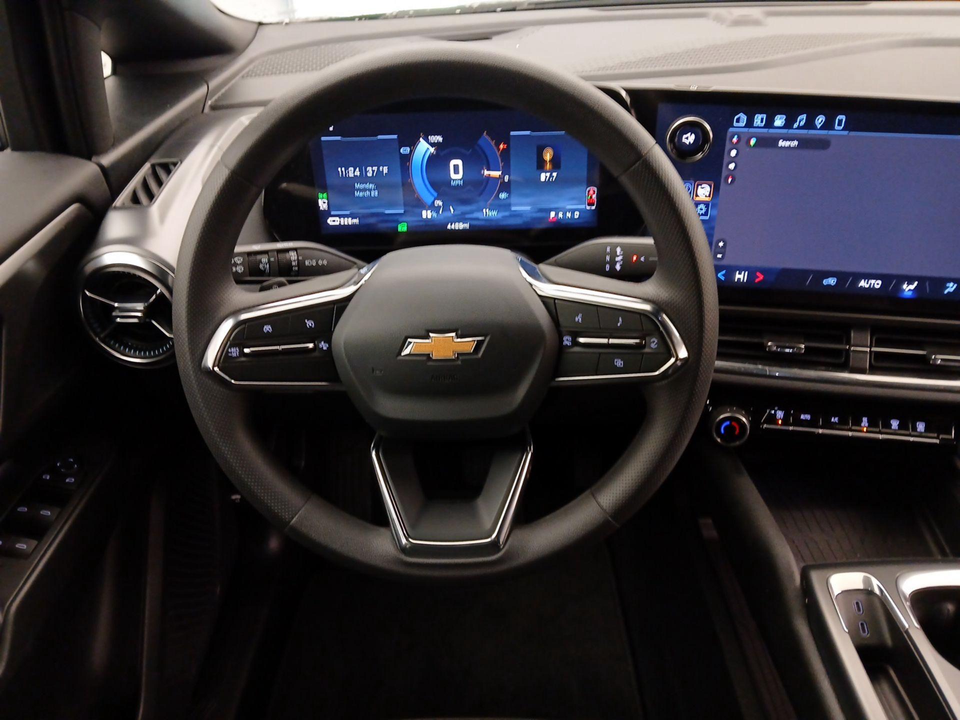 Thumbnail: 2026 Chevrolet Equinox - 10