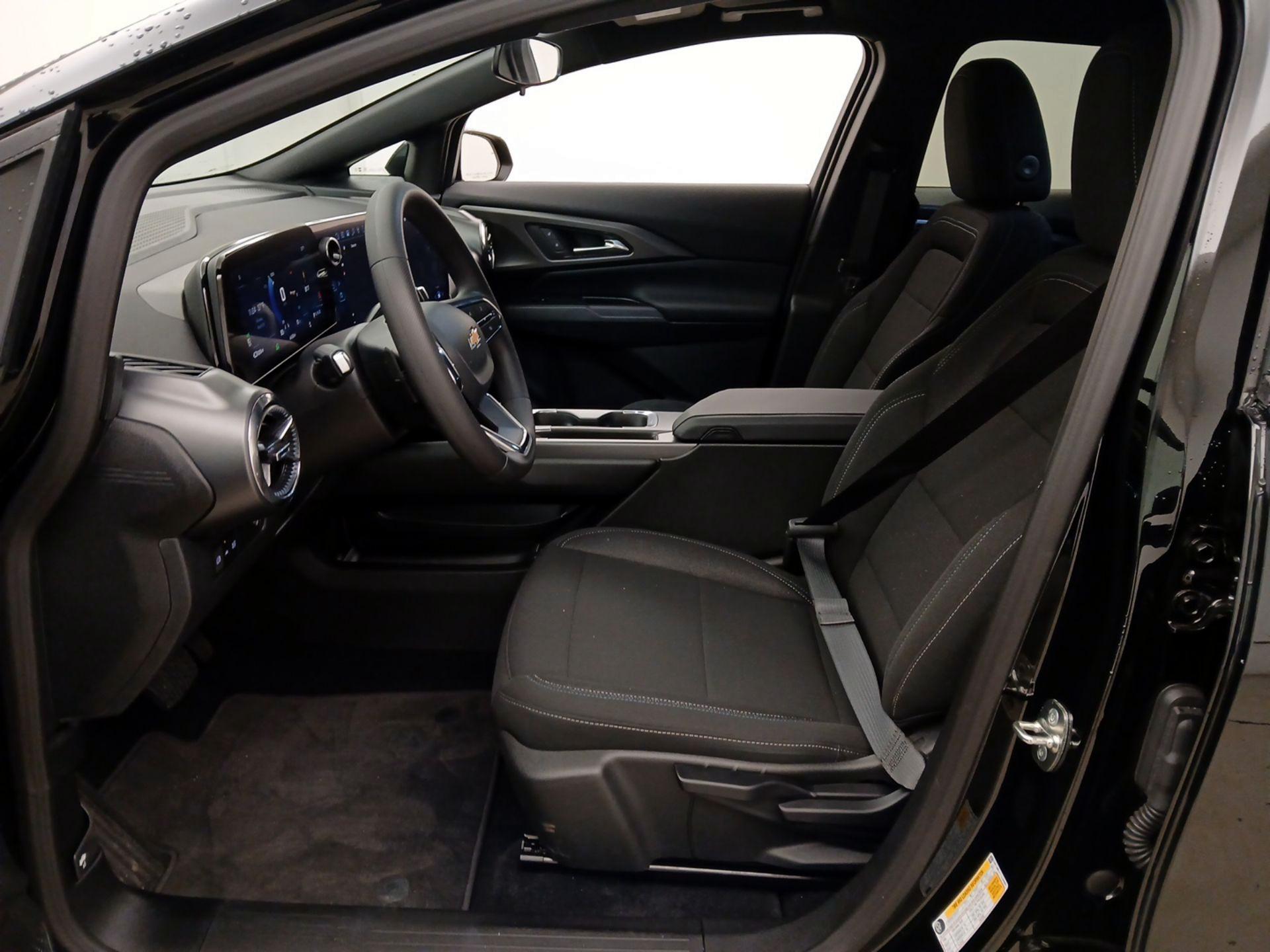 Thumbnail: 2026 Chevrolet Equinox - 11