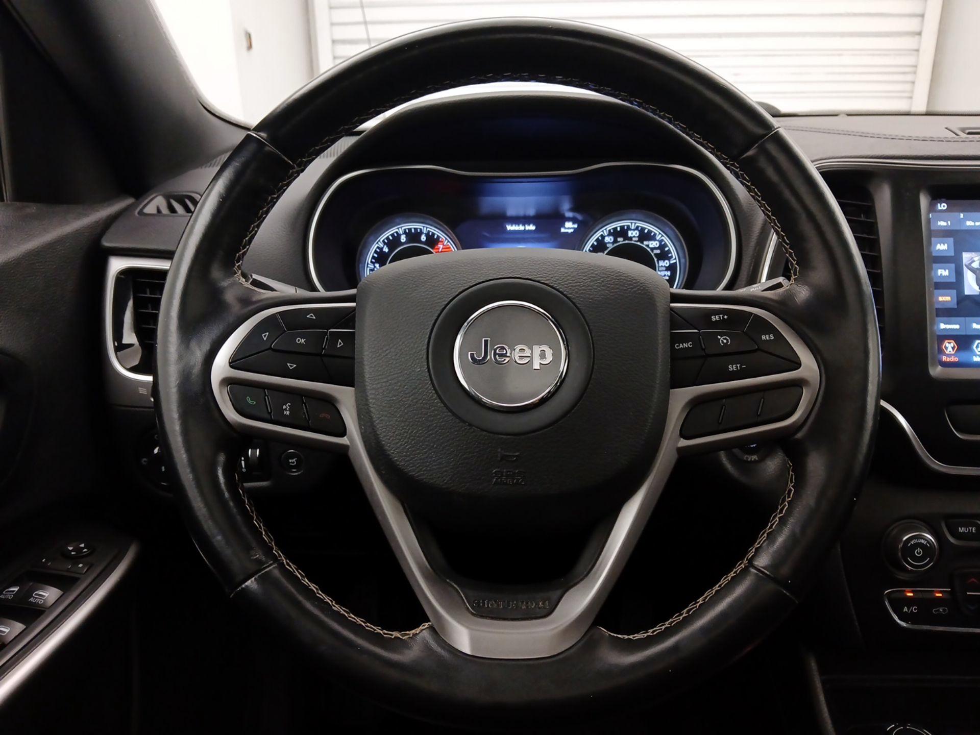 Thumbnail: 2021 Jeep Cherokee - 10