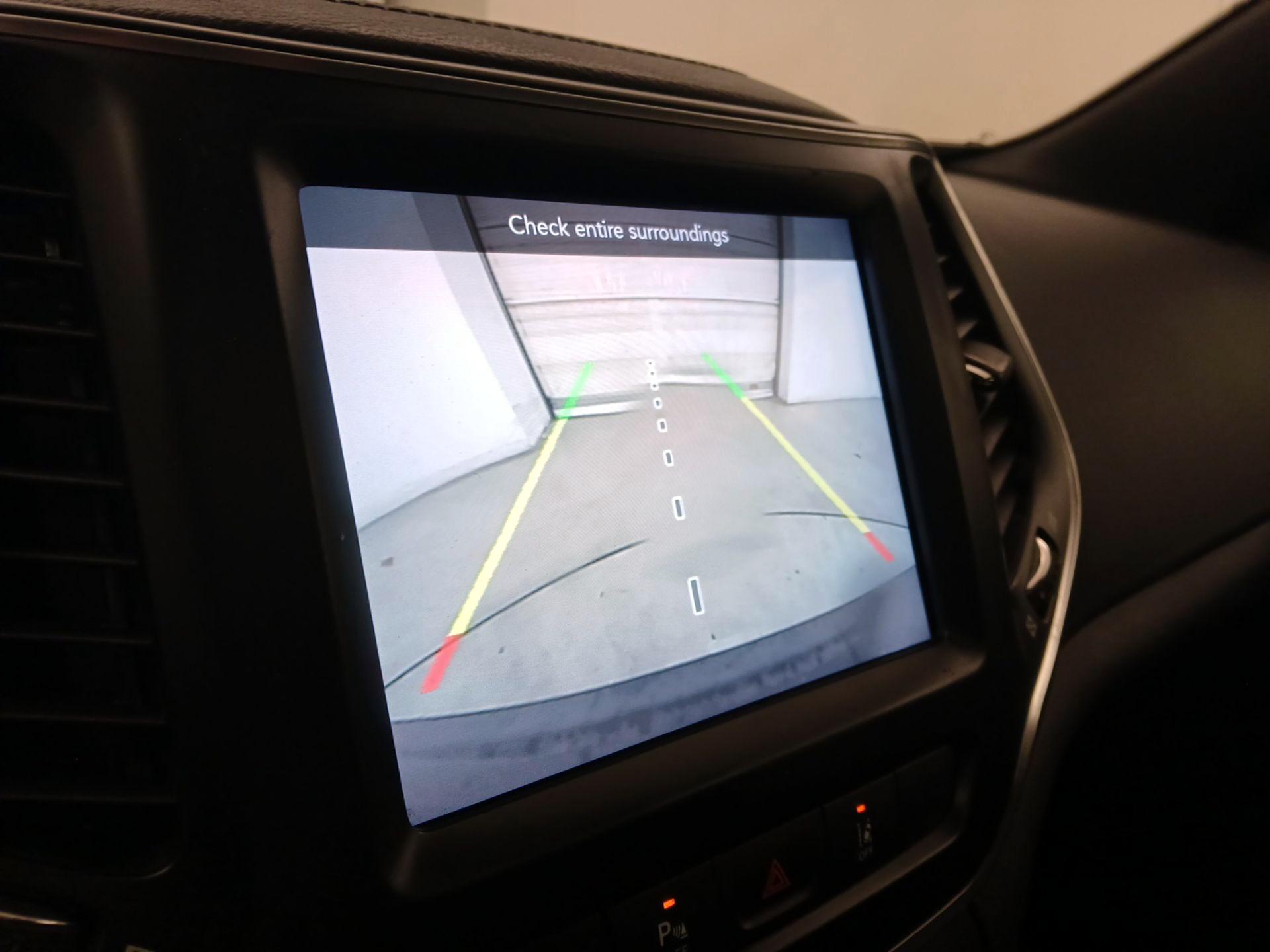 Thumbnail: 2021 Jeep Cherokee - 14