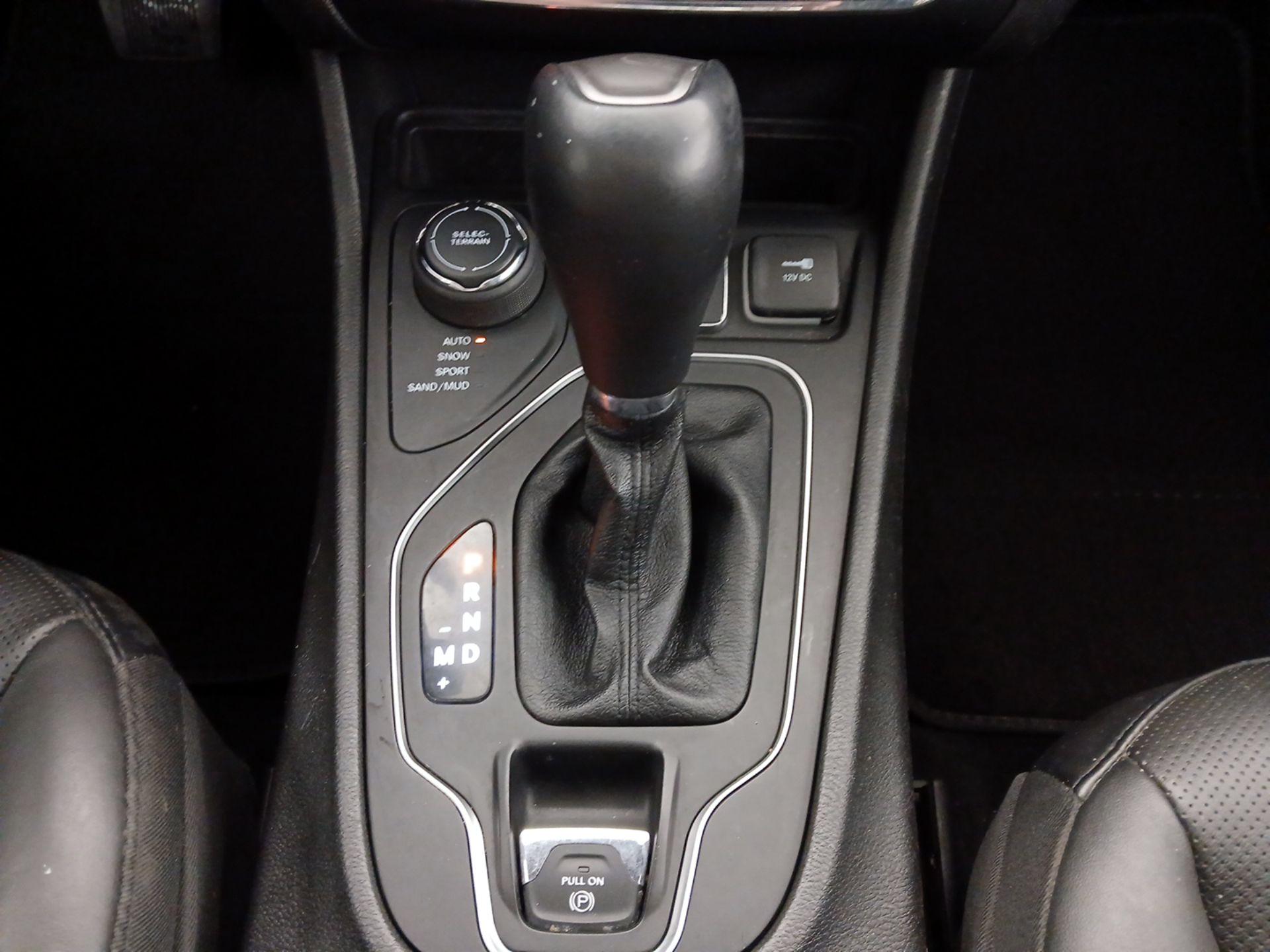 Thumbnail: 2021 Jeep Cherokee - 17