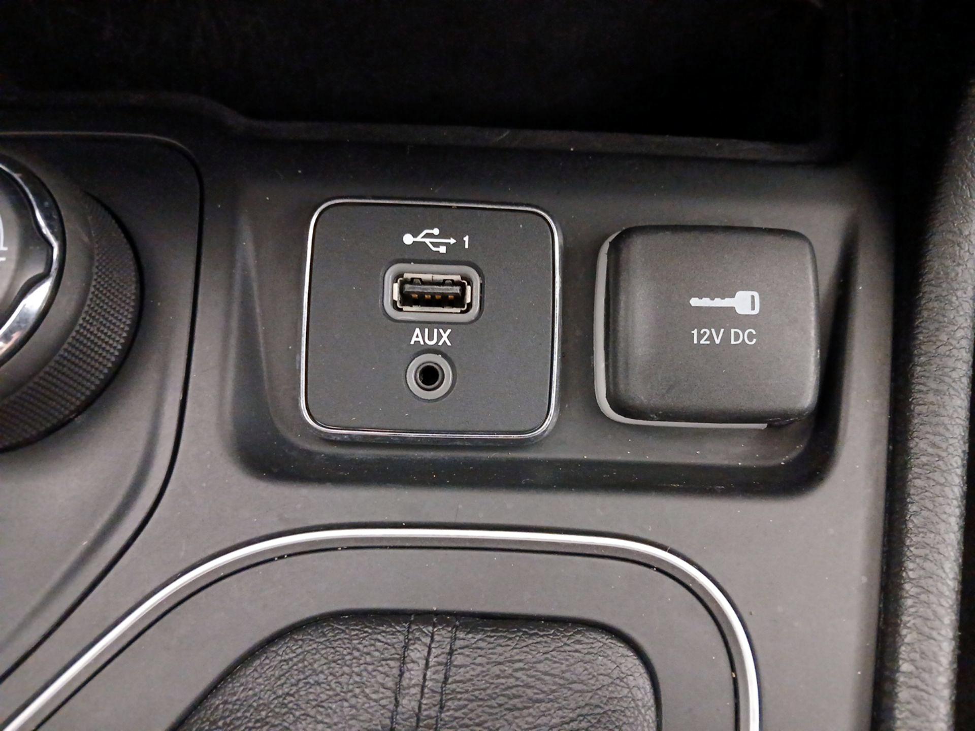 Thumbnail: 2021 Jeep Cherokee - 18