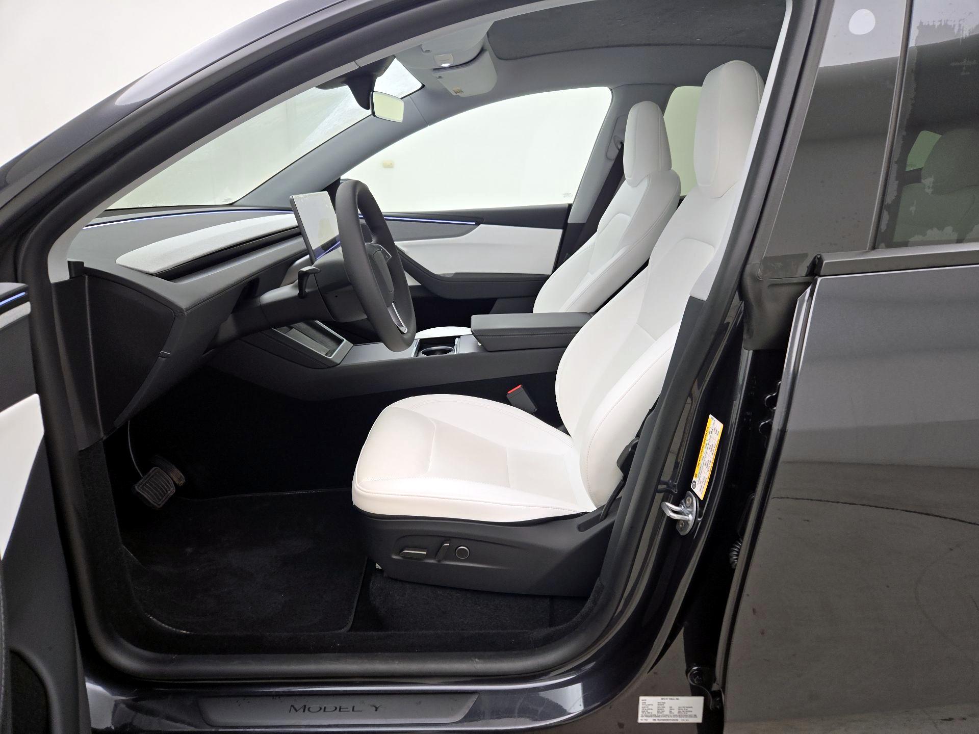 Thumbnail: 2026 Tesla Model Y - 11