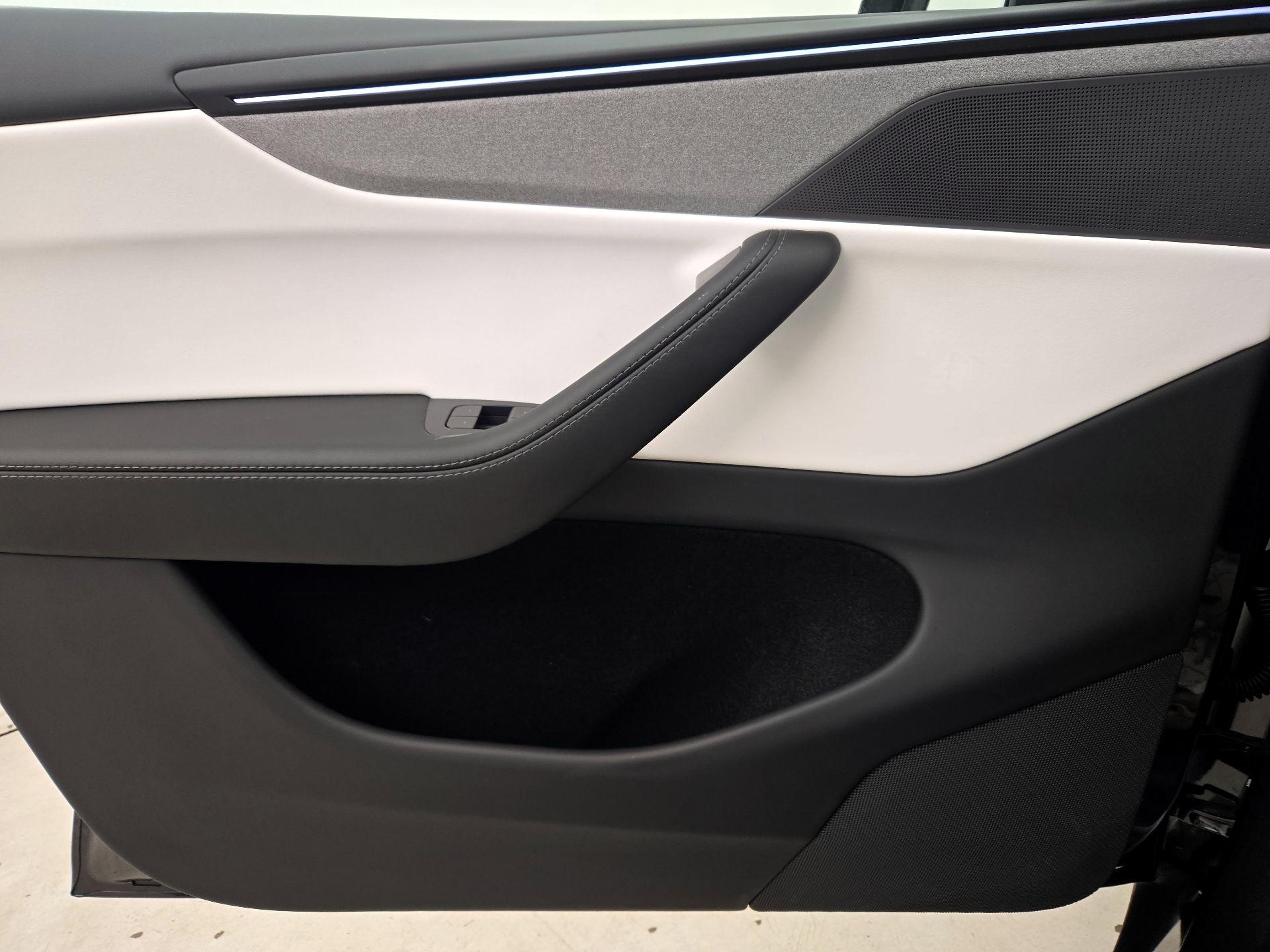 Thumbnail: 2026 Tesla Model Y - 12