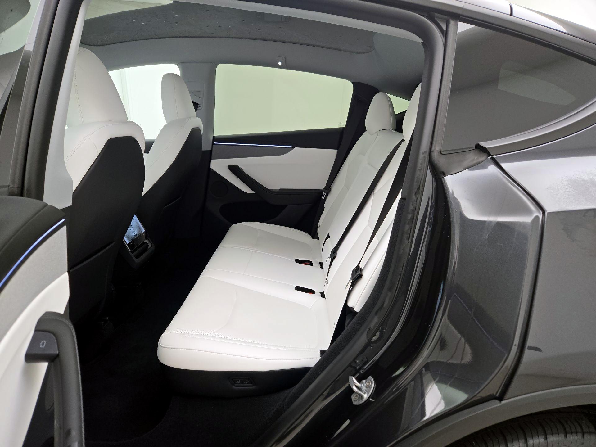 Thumbnail: 2026 Tesla Model Y - 19