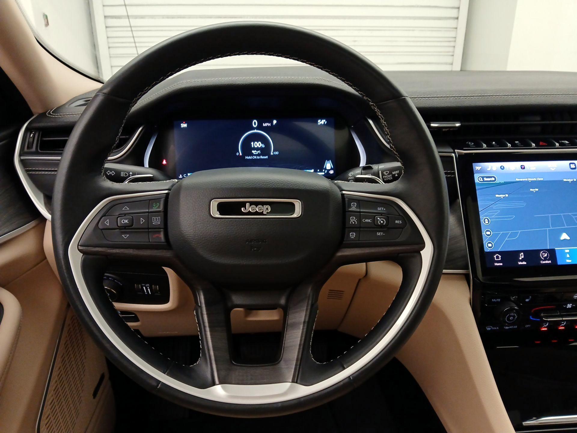 Thumbnail: 2022 Jeep Grand Cherokee - 10