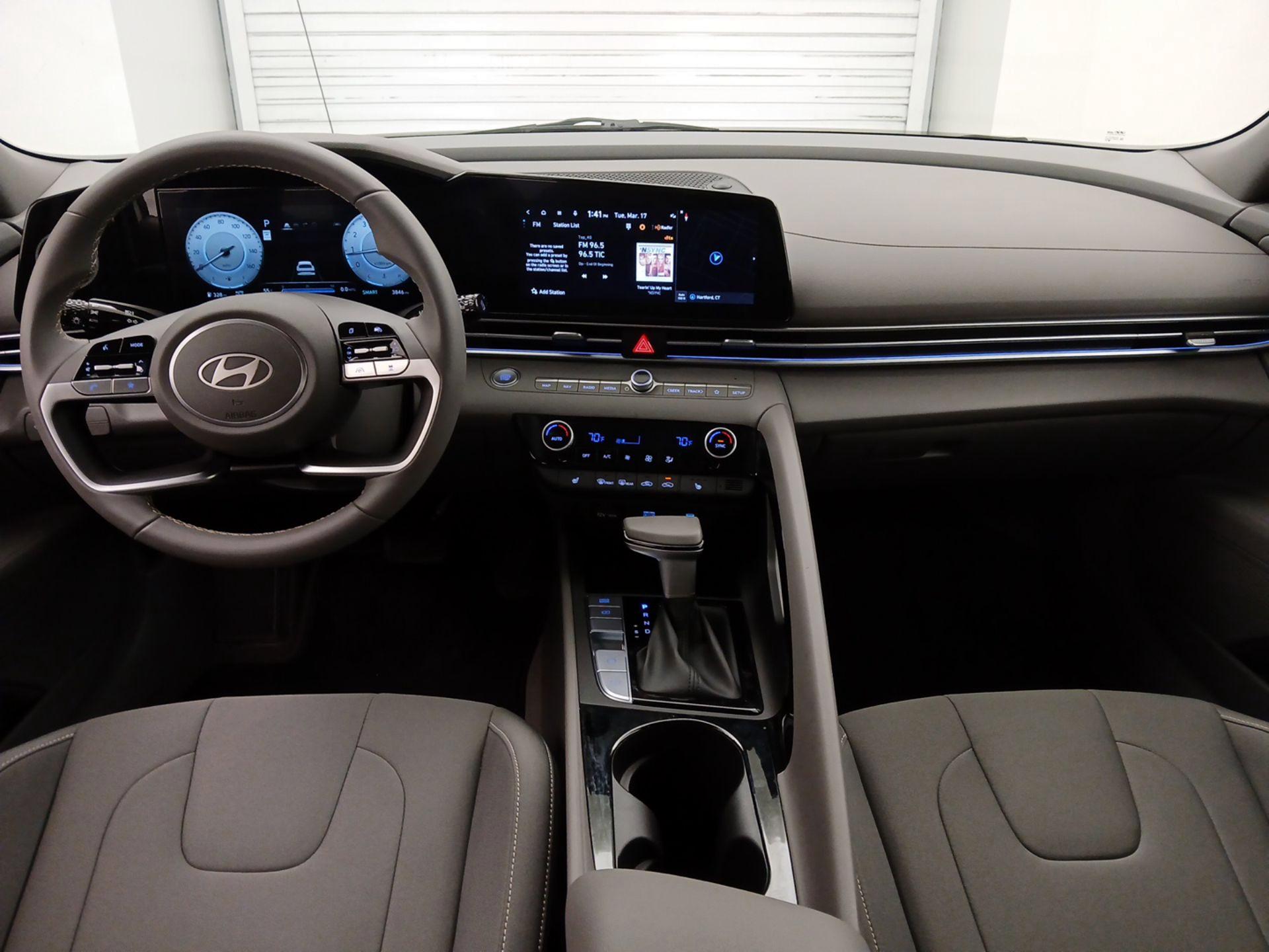 Thumbnail: 2024 Hyundai Elantra - 9