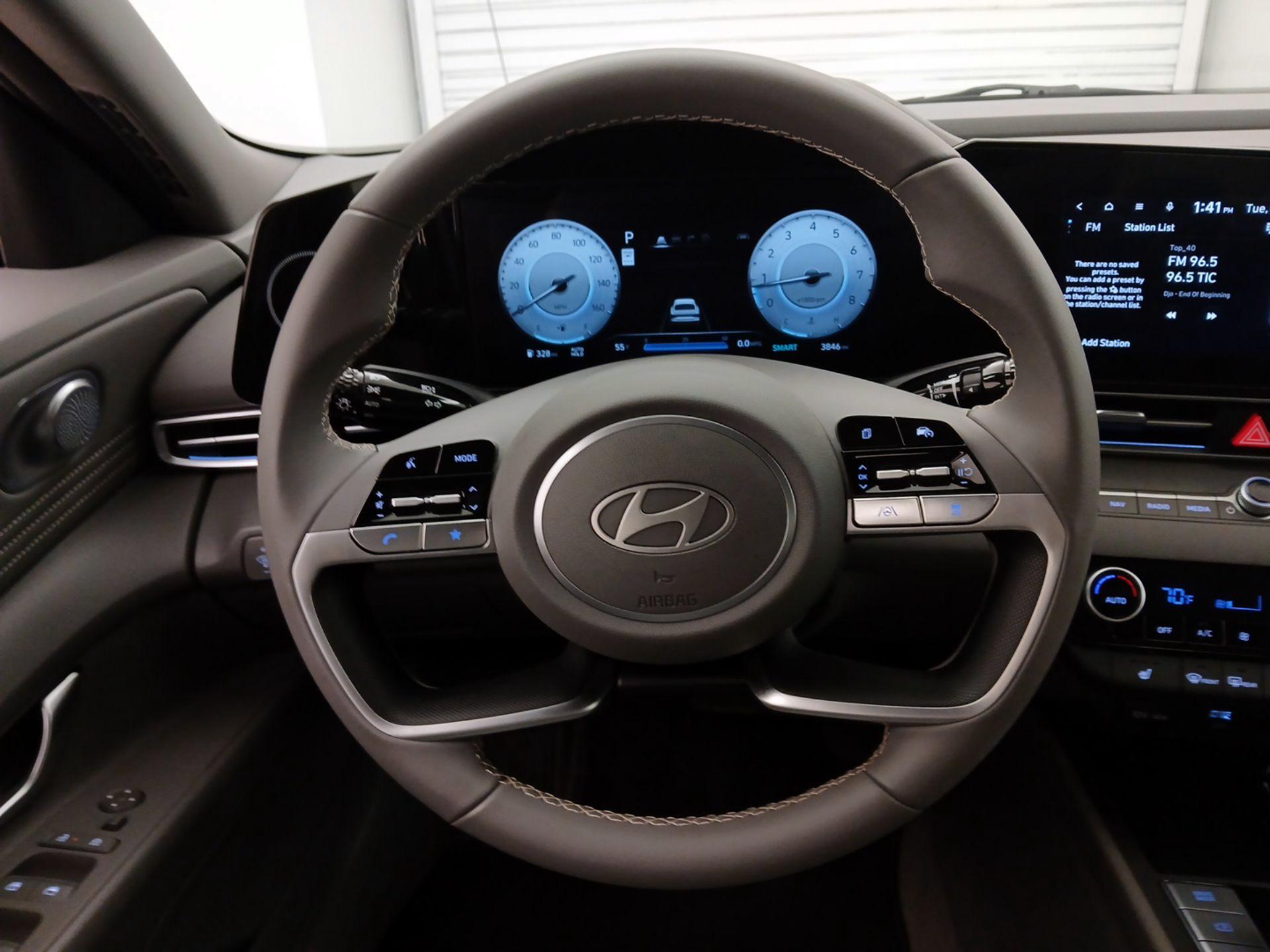 Thumbnail: 2024 Hyundai Elantra - 10