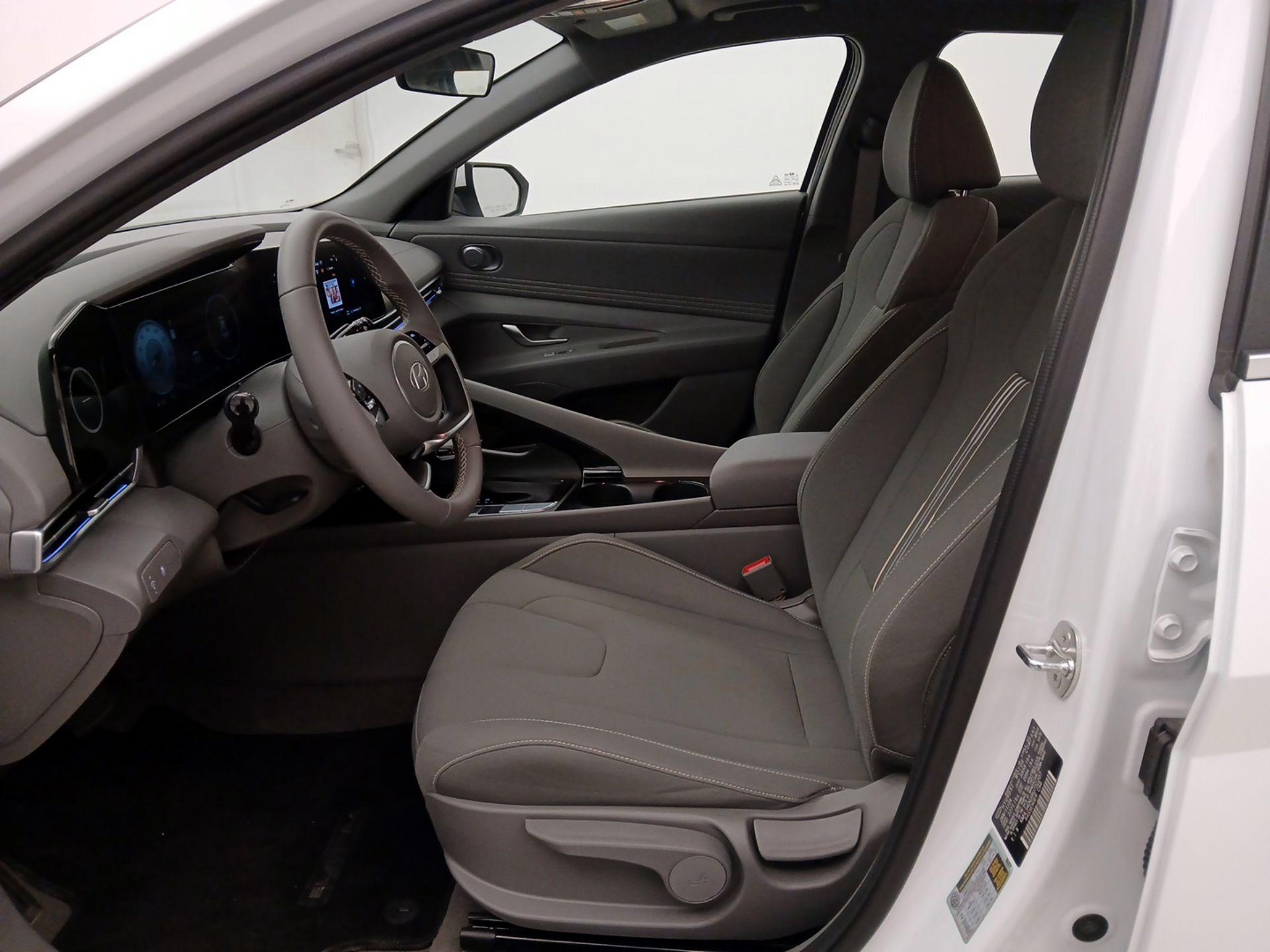 Thumbnail: 2024 Hyundai Elantra - 11