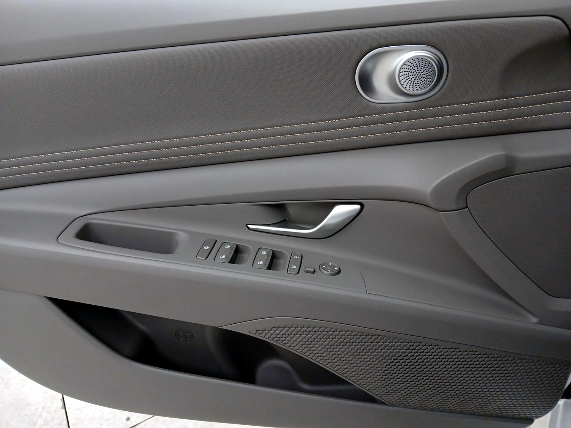 Thumbnail: 2024 Hyundai Elantra - 12