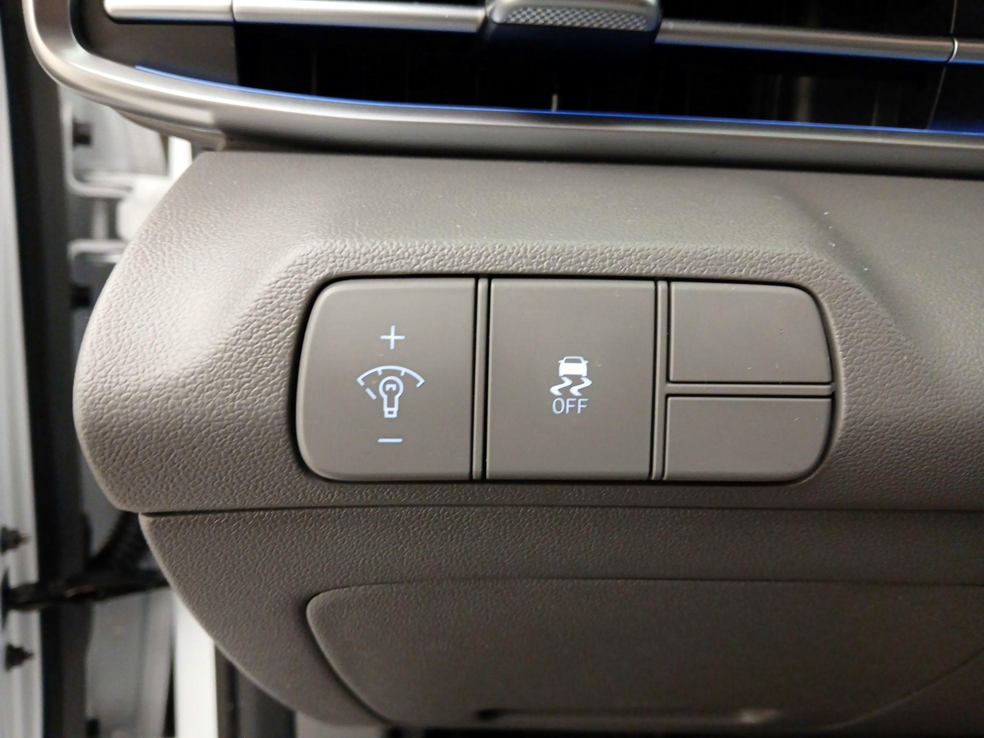 Thumbnail: 2024 Hyundai Elantra - 13