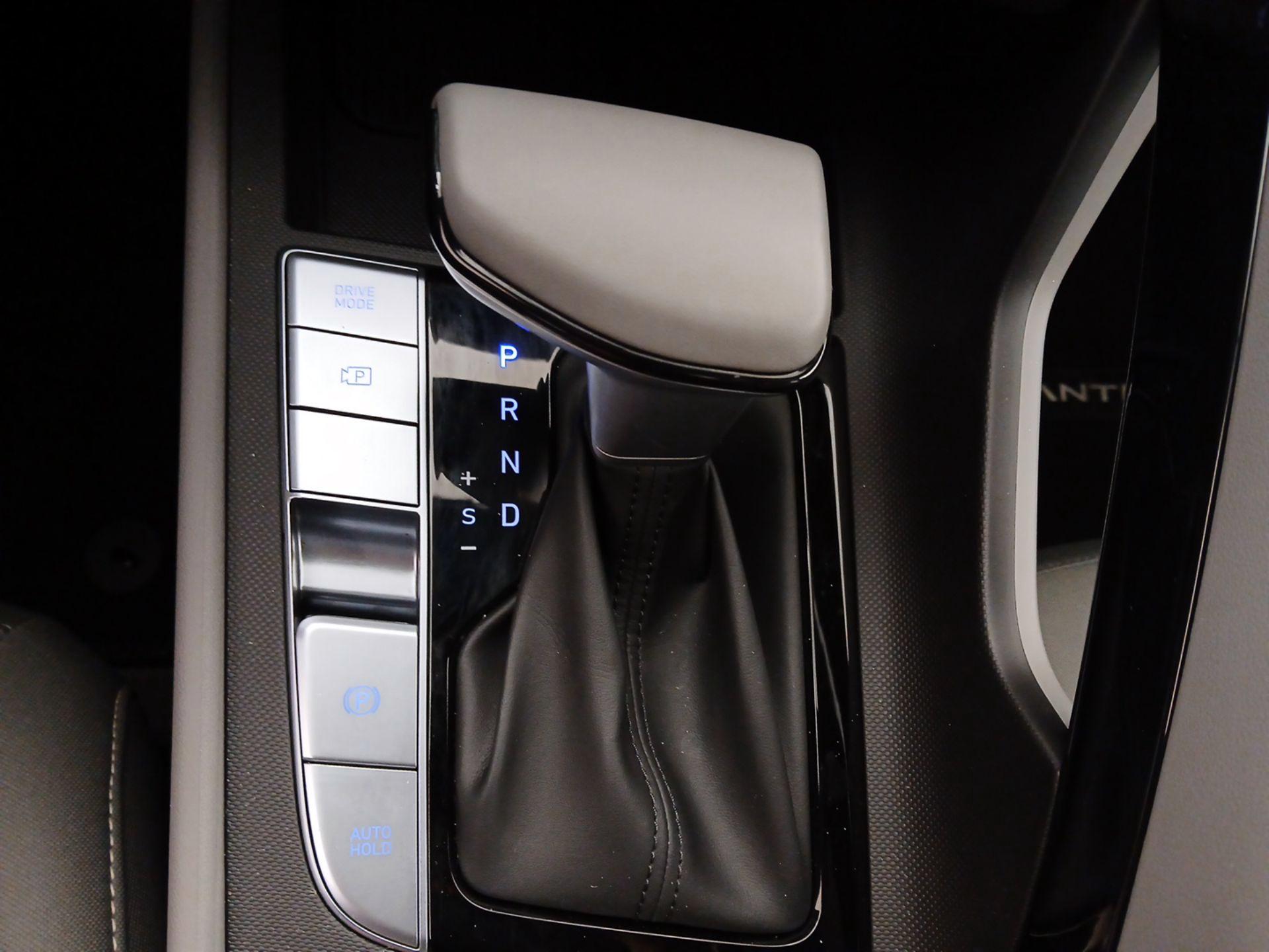 Thumbnail: 2024 Hyundai Elantra - 17