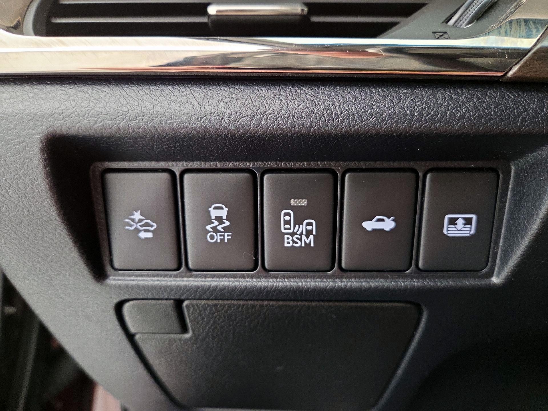 Thumbnail: 2018 Toyota Avalon - 13