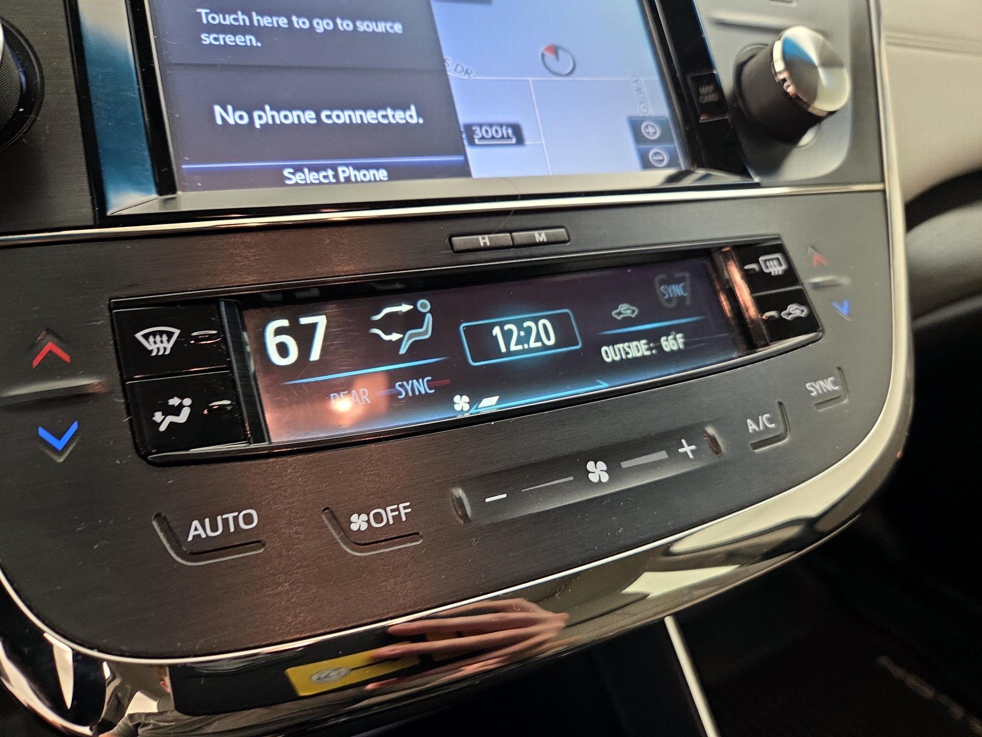 Thumbnail: 2018 Toyota Avalon - 16