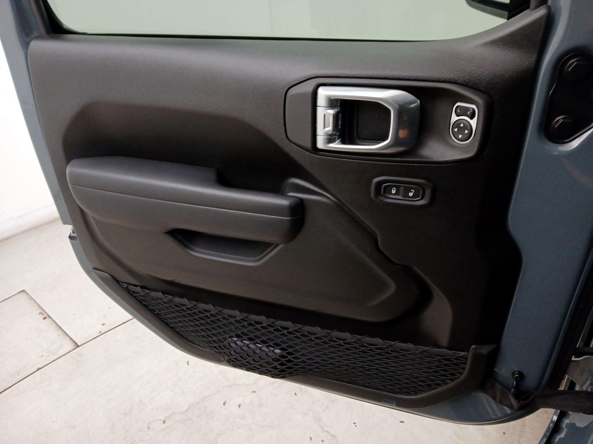 Thumbnail: 2025 Jeep Wrangler - 12