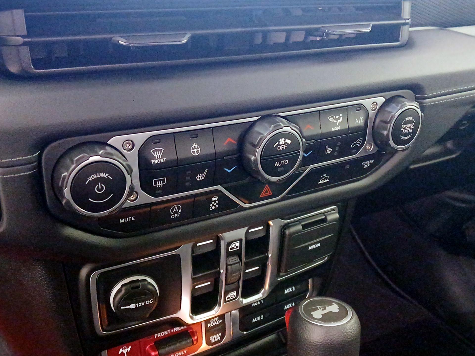 Thumbnail: 2025 Jeep Wrangler - 16