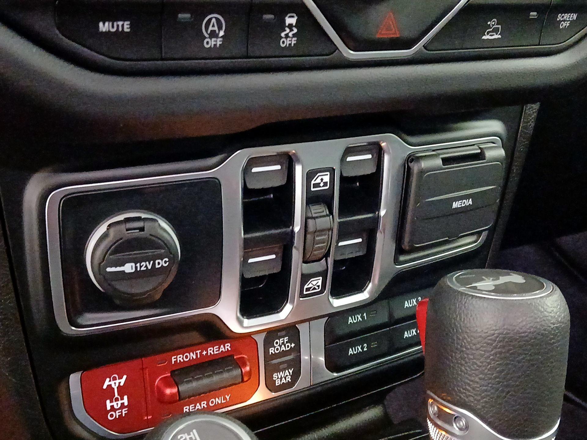 Thumbnail: 2025 Jeep Wrangler - 18