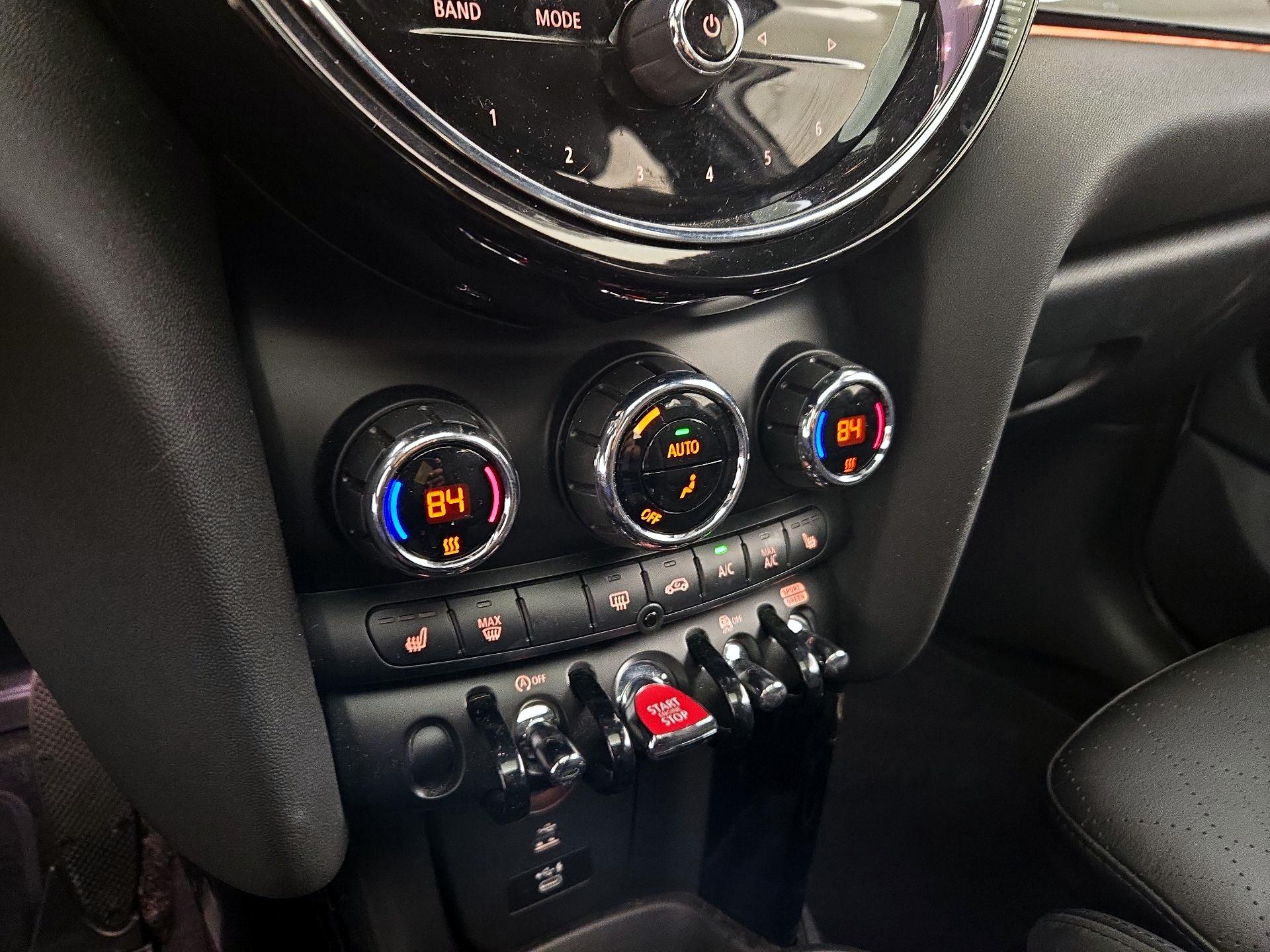 Thumbnail: 2022 MINI Cooper Hardtop - 17