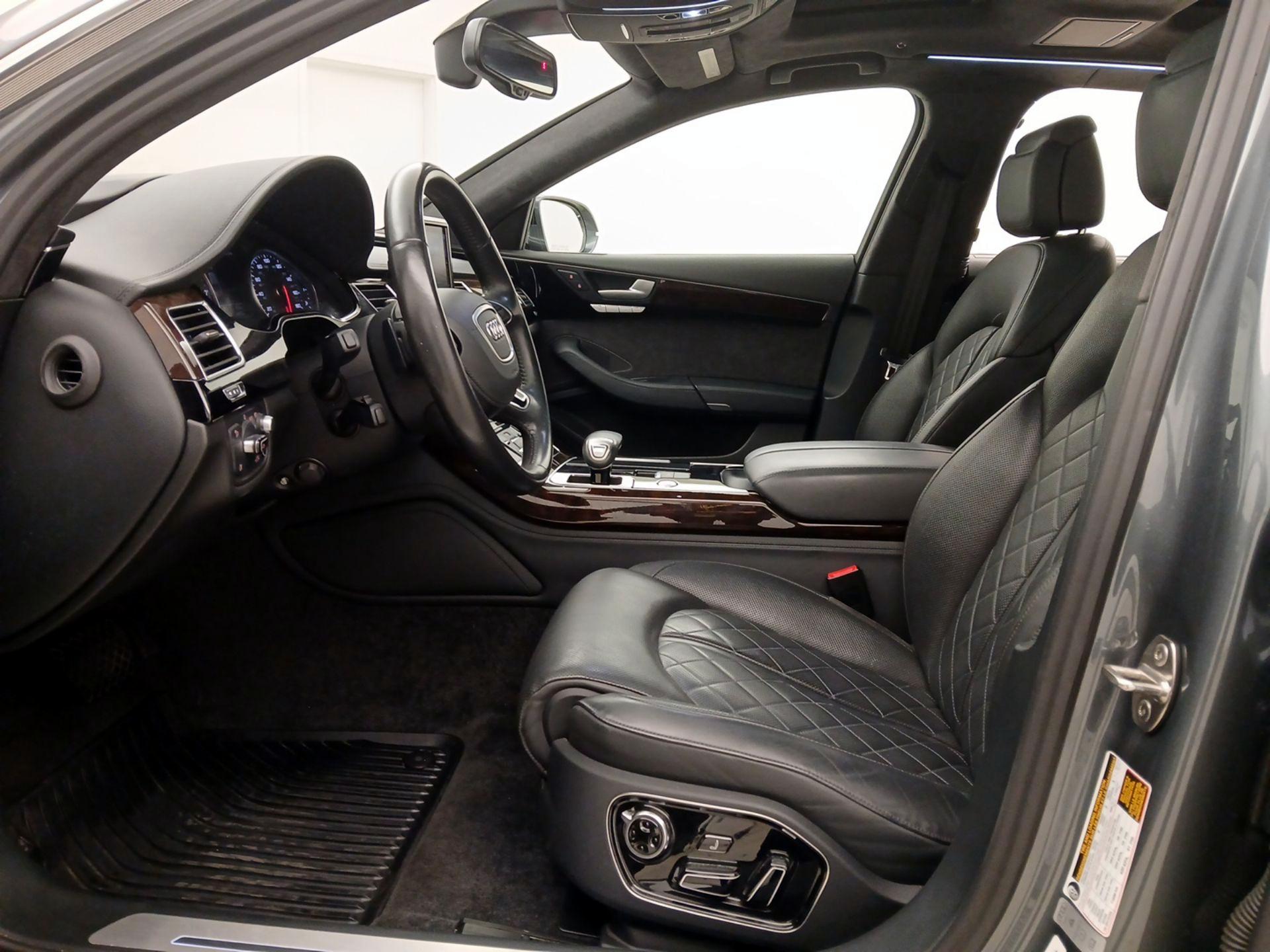 Thumbnail: 2016 Audi A8 - 11