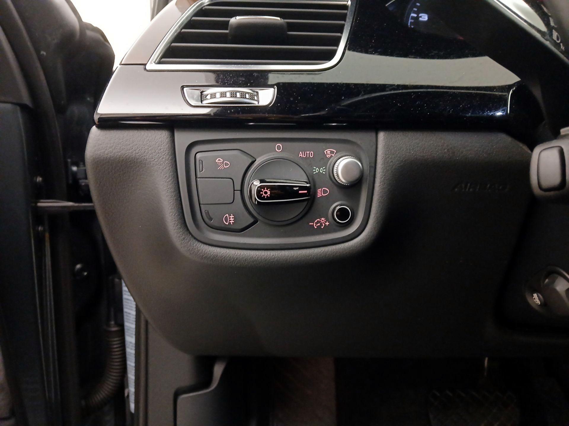 Thumbnail: 2016 Audi A8 - 13