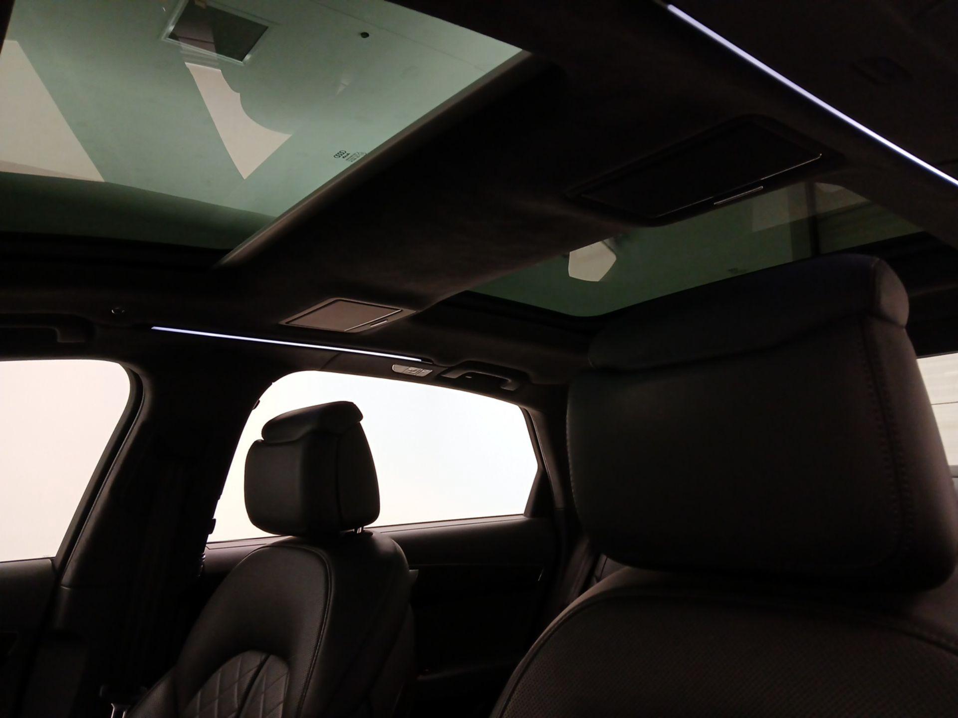 Thumbnail: 2016 Audi A8 - 18