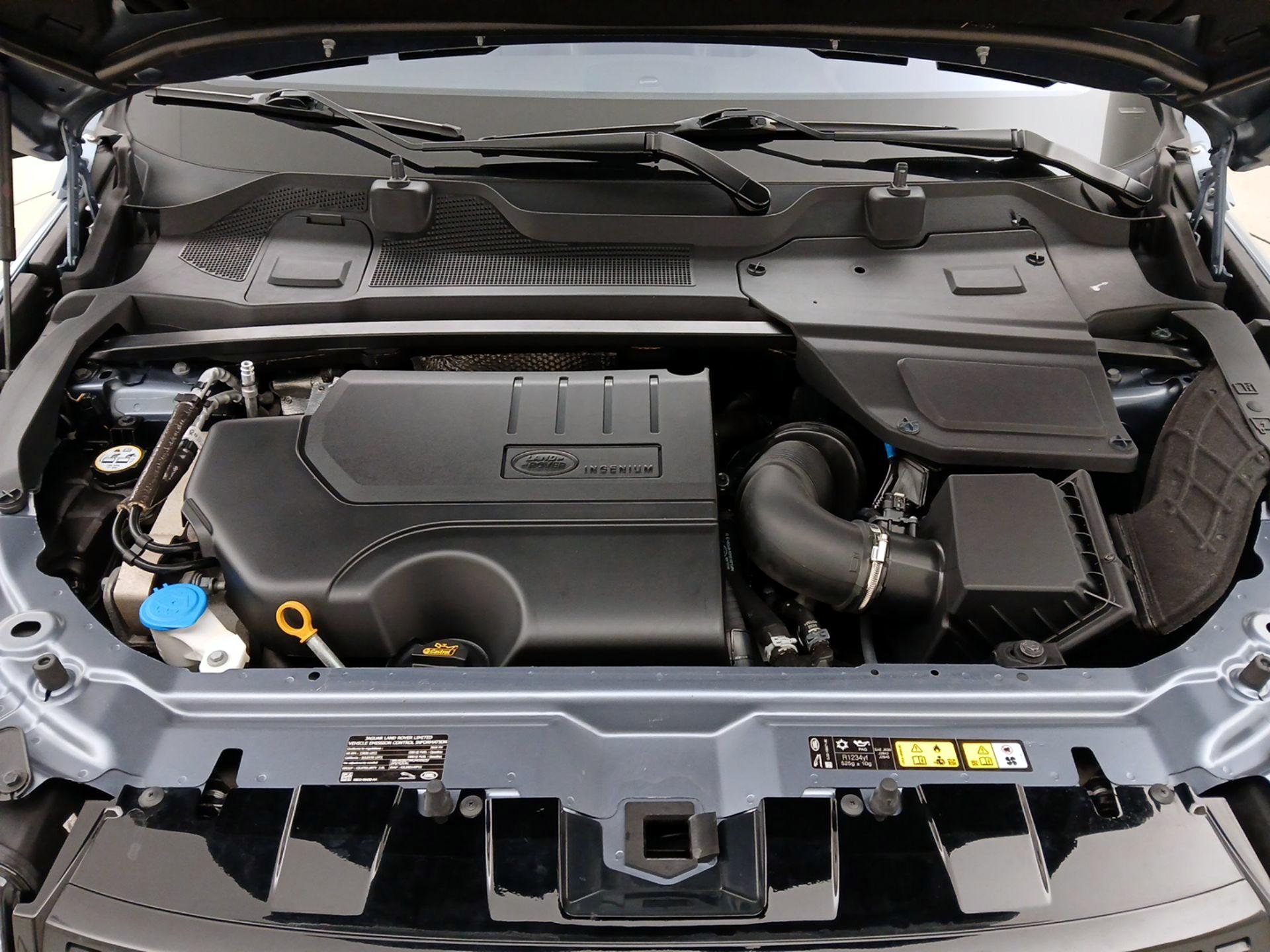 Thumbnail: 2019 Land Rover Discovery Sport - 20