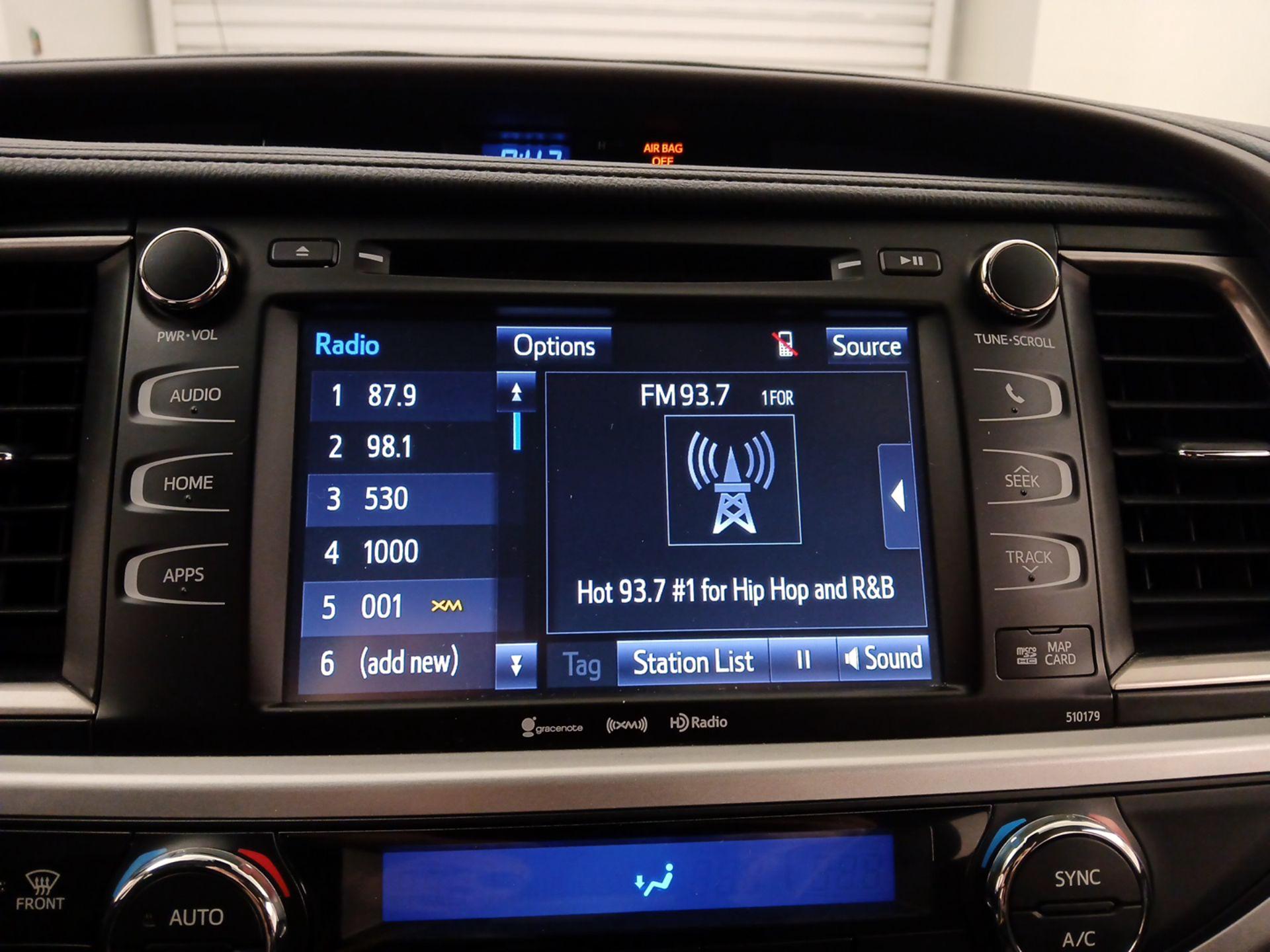 Thumbnail: 2018 Toyota Highlander - 14