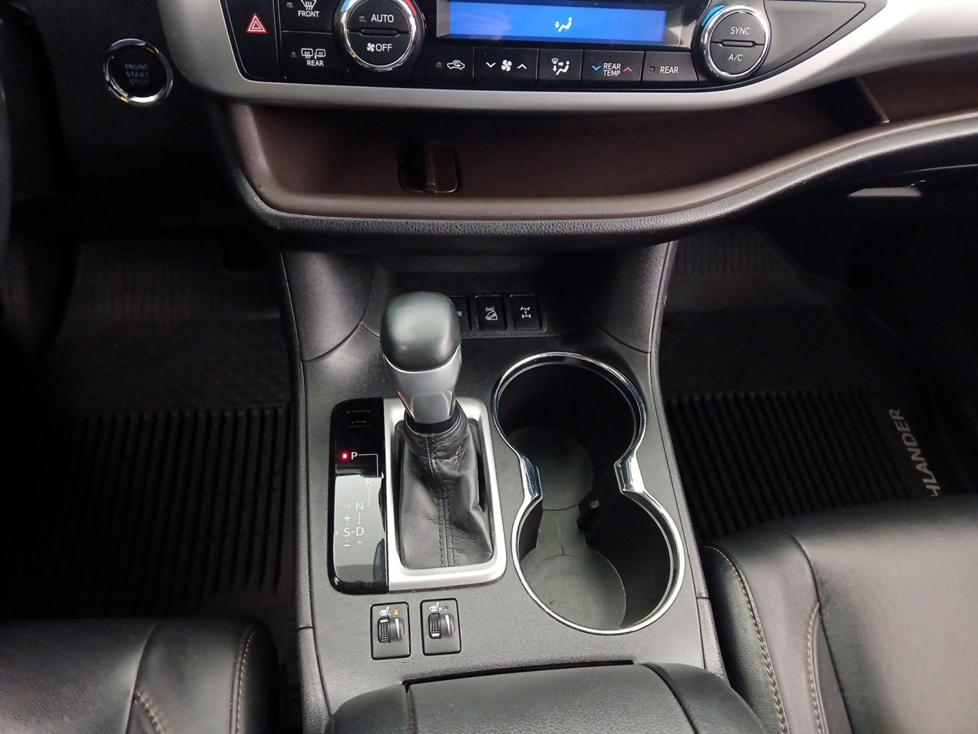 Thumbnail: 2018 Toyota Highlander - 16