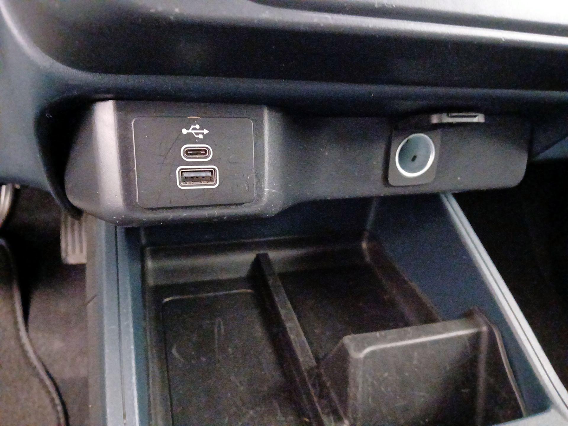 Thumbnail: 2025 Ford Maverick - 16