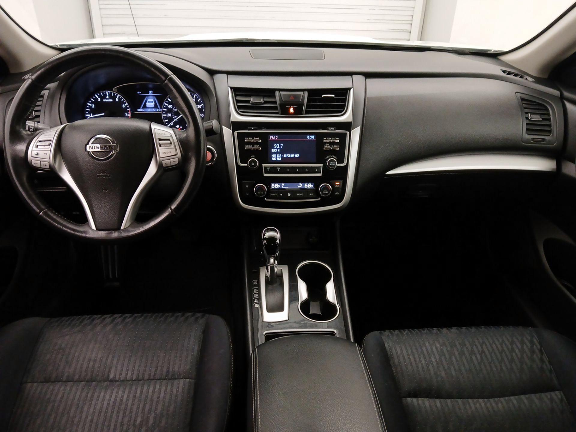 Thumbnail: 2018 Nissan Altima - 9