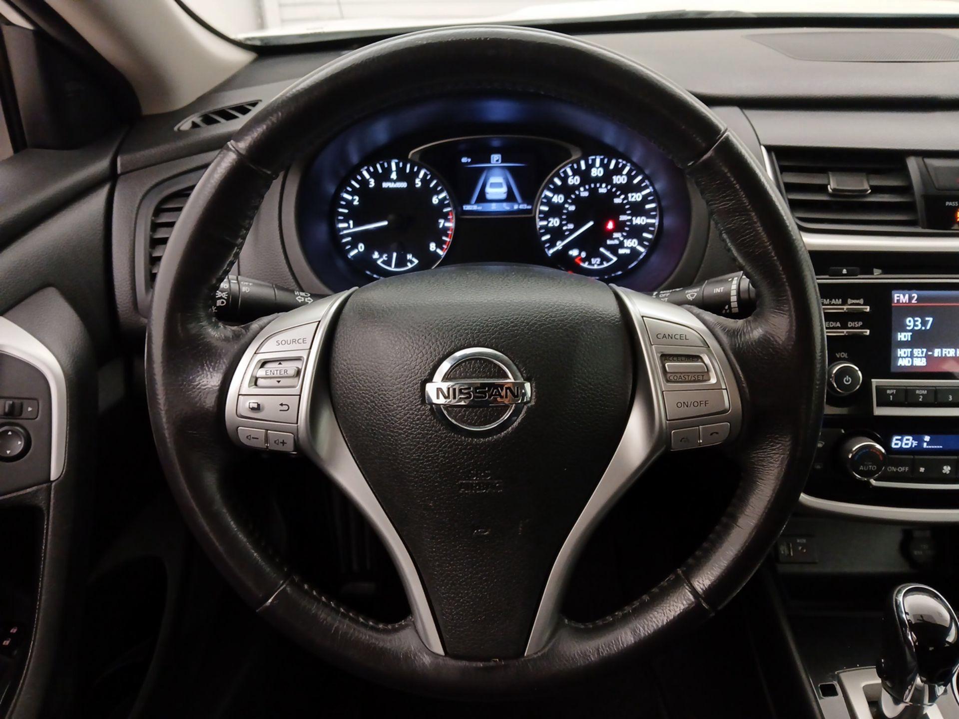 Thumbnail: 2018 Nissan Altima - 10