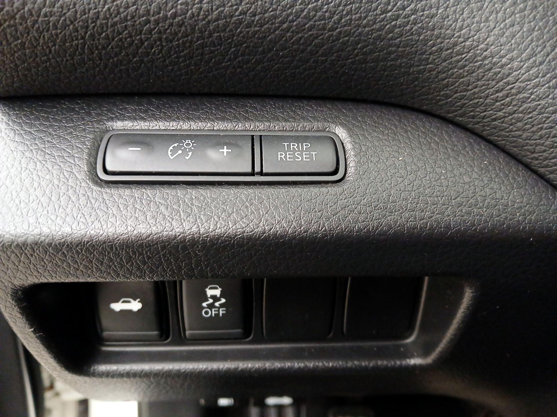 Thumbnail: 2018 Nissan Altima - 13