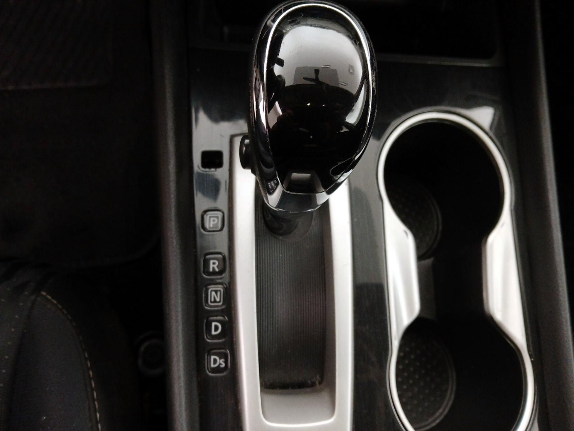 Thumbnail: 2018 Nissan Altima - 17