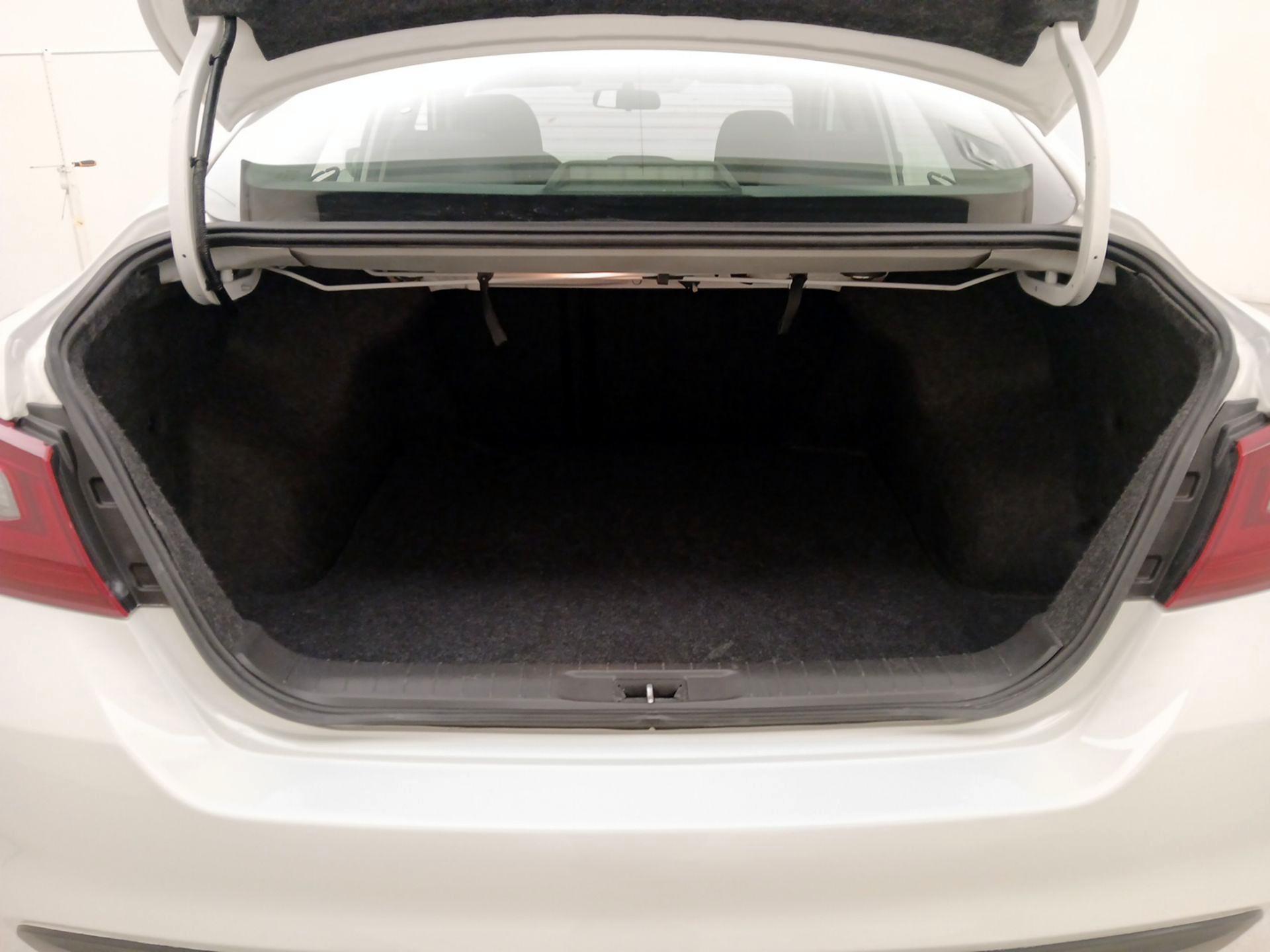 Thumbnail: 2018 Nissan Altima - 20