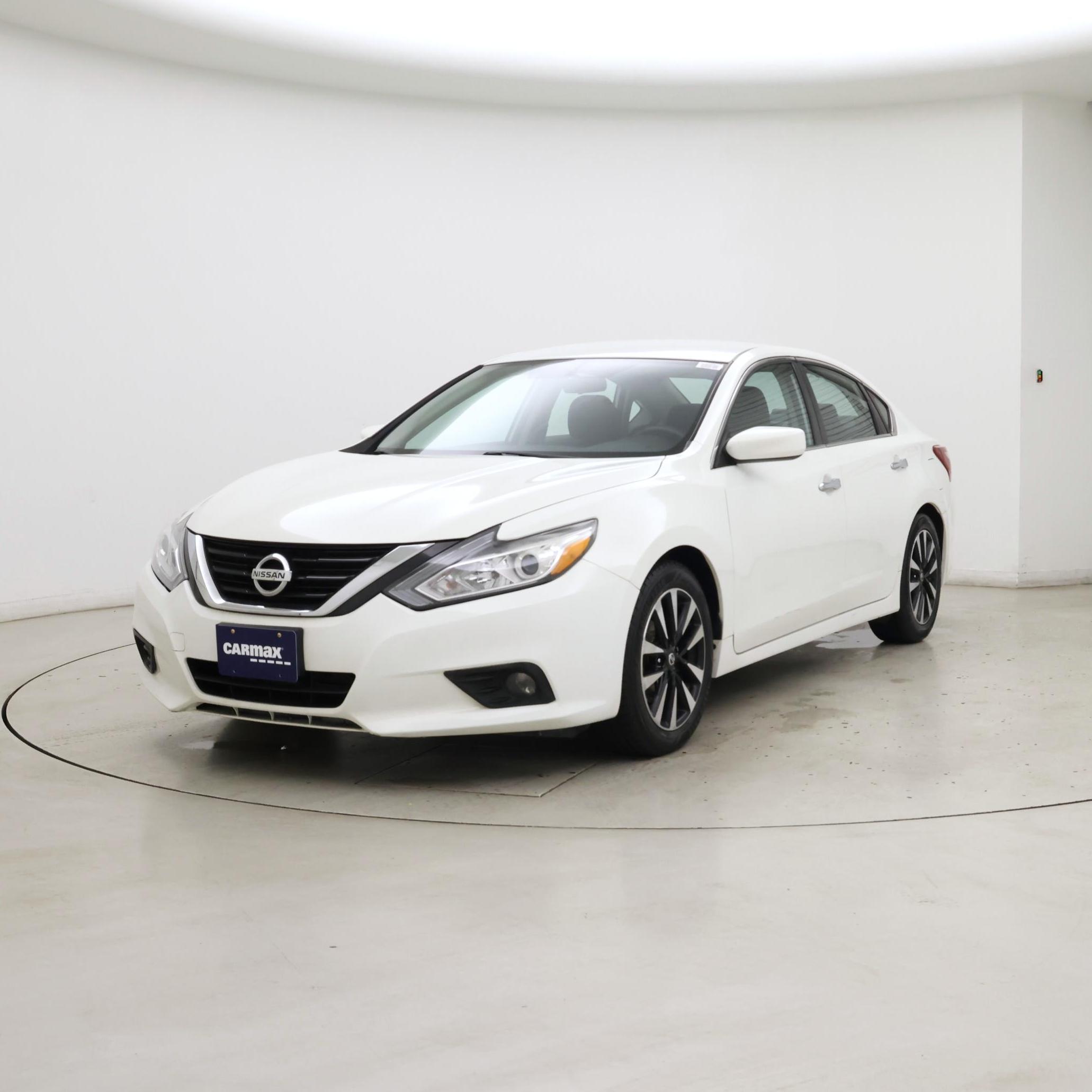 Thumbnail: 2018 Nissan Altima - 4