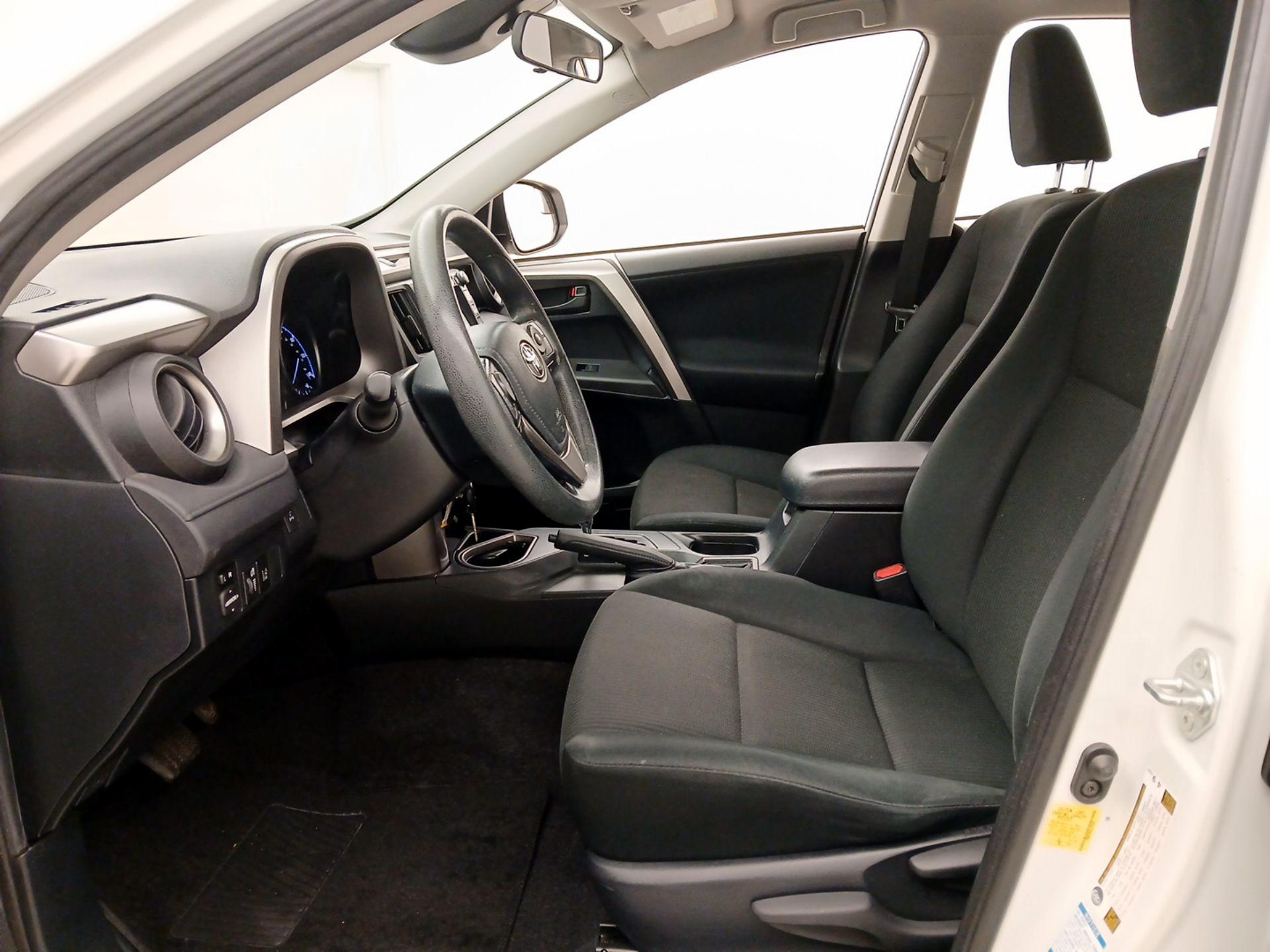 Thumbnail: 2018 Toyota RAV4 - 11