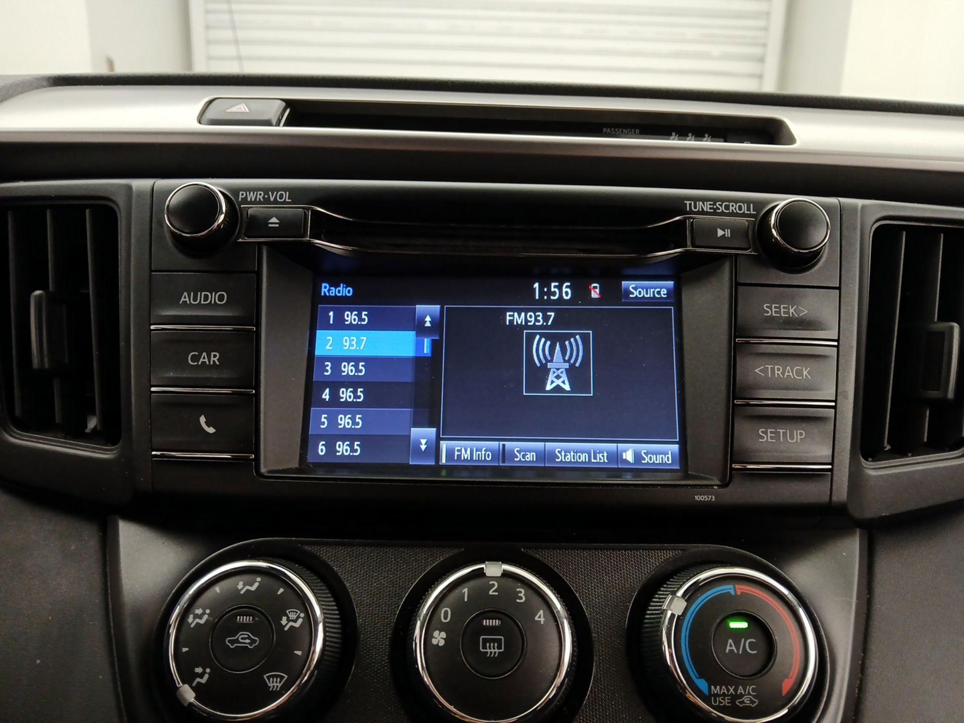 Thumbnail: 2018 Toyota RAV4 - 14