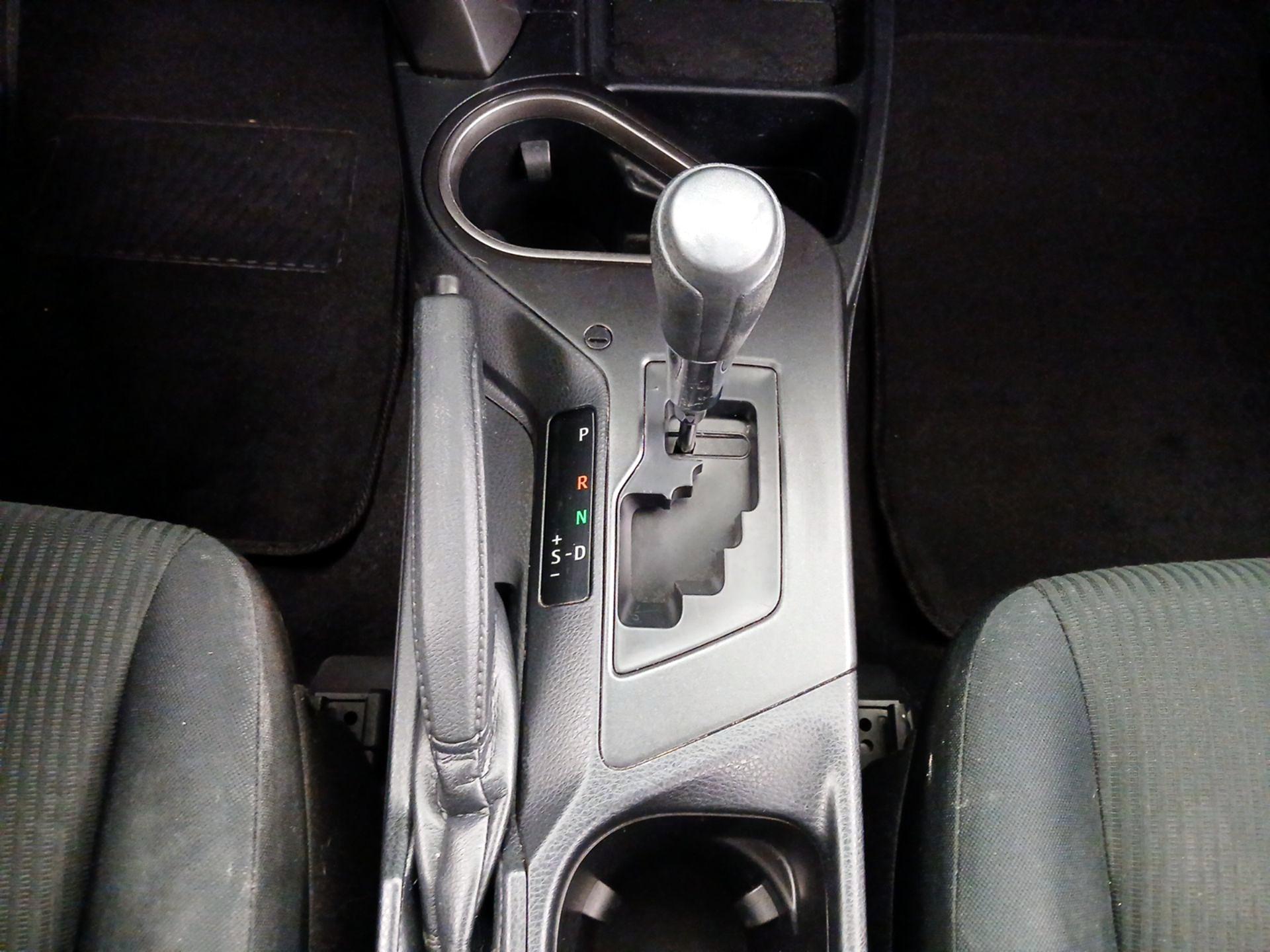 Thumbnail: 2018 Toyota RAV4 - 16