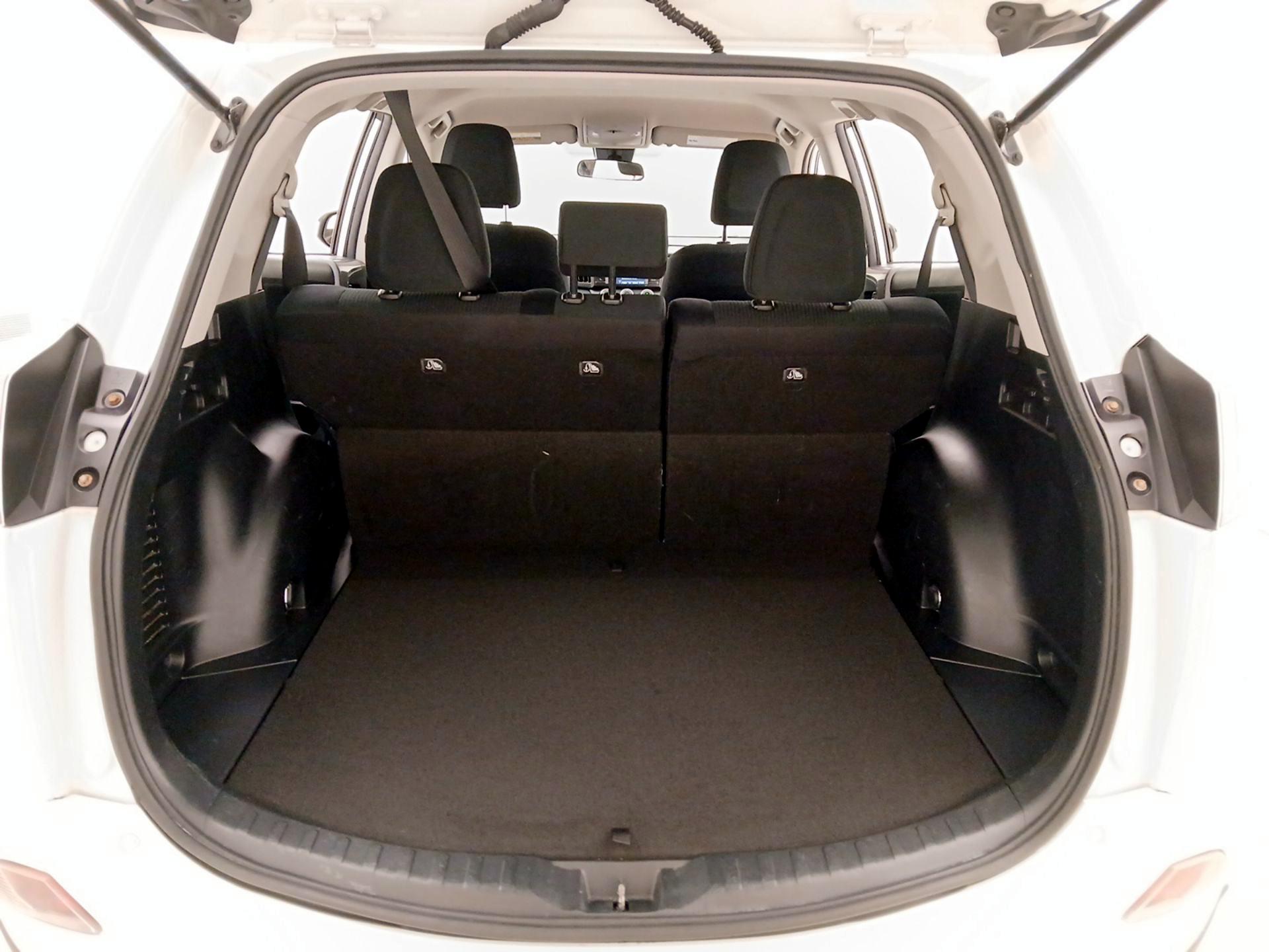 Thumbnail: 2018 Toyota RAV4 - 18