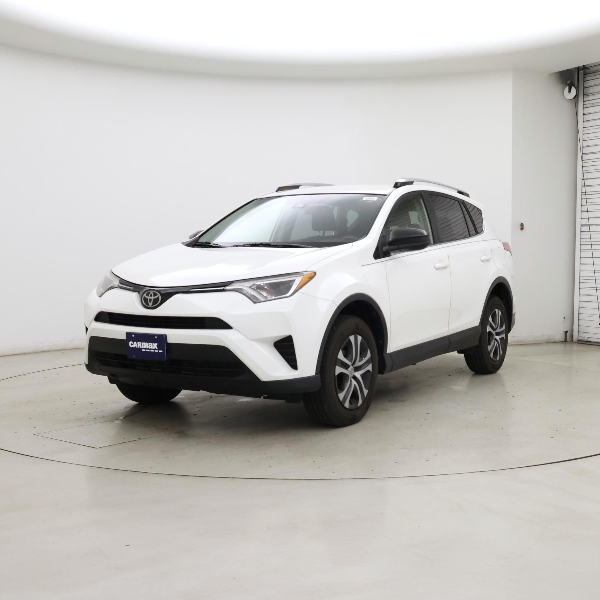 Thumbnail: 2018 Toyota RAV4 - 4