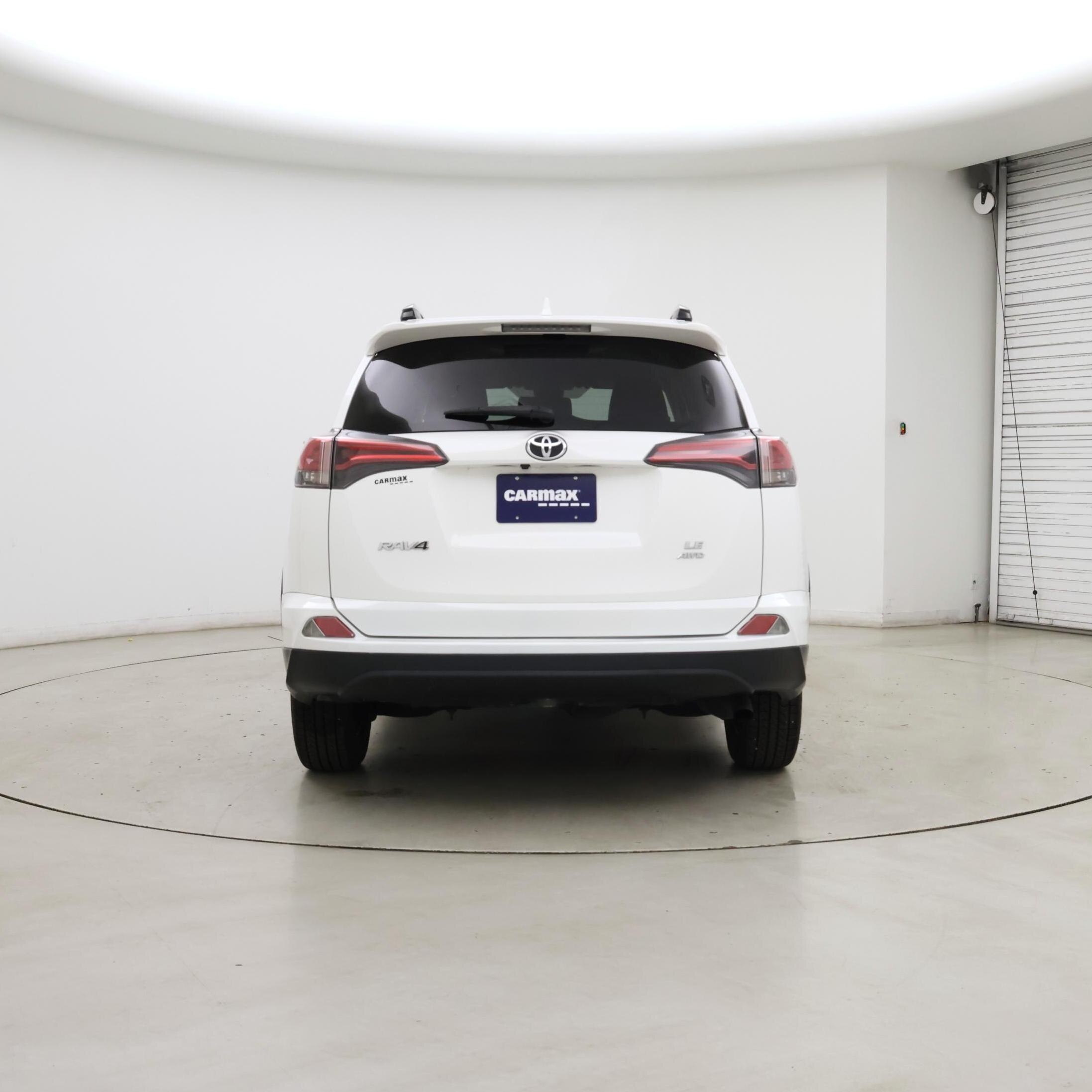 Thumbnail: 2018 Toyota RAV4 - 6